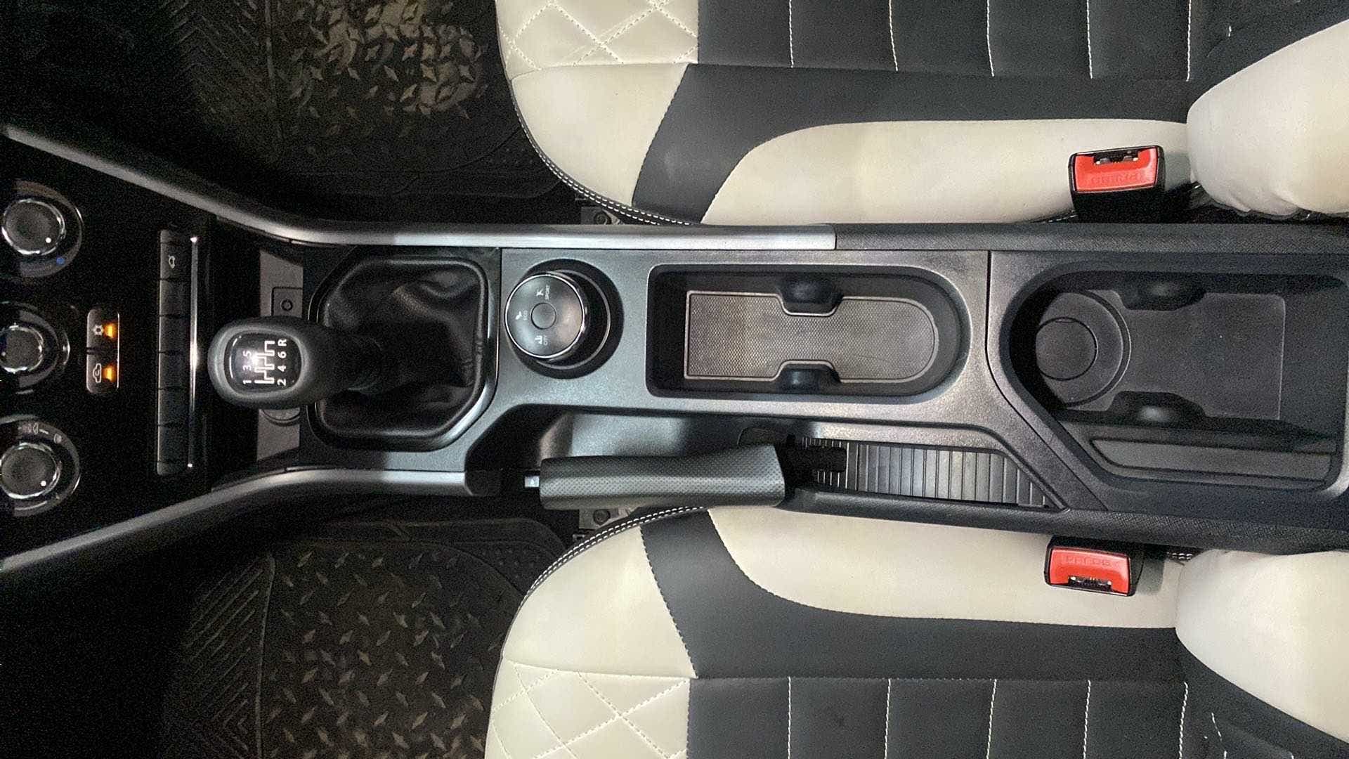 Center console and gear lever of a Tata Nexon 2017-2023