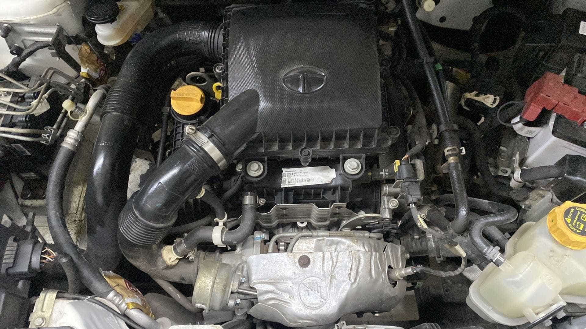 Engine bay of a Tata Nexon 2017-2023