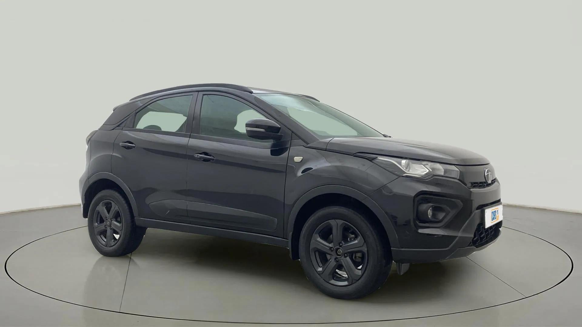 Front three-quarter view of a Tata Nexon 2017-2023