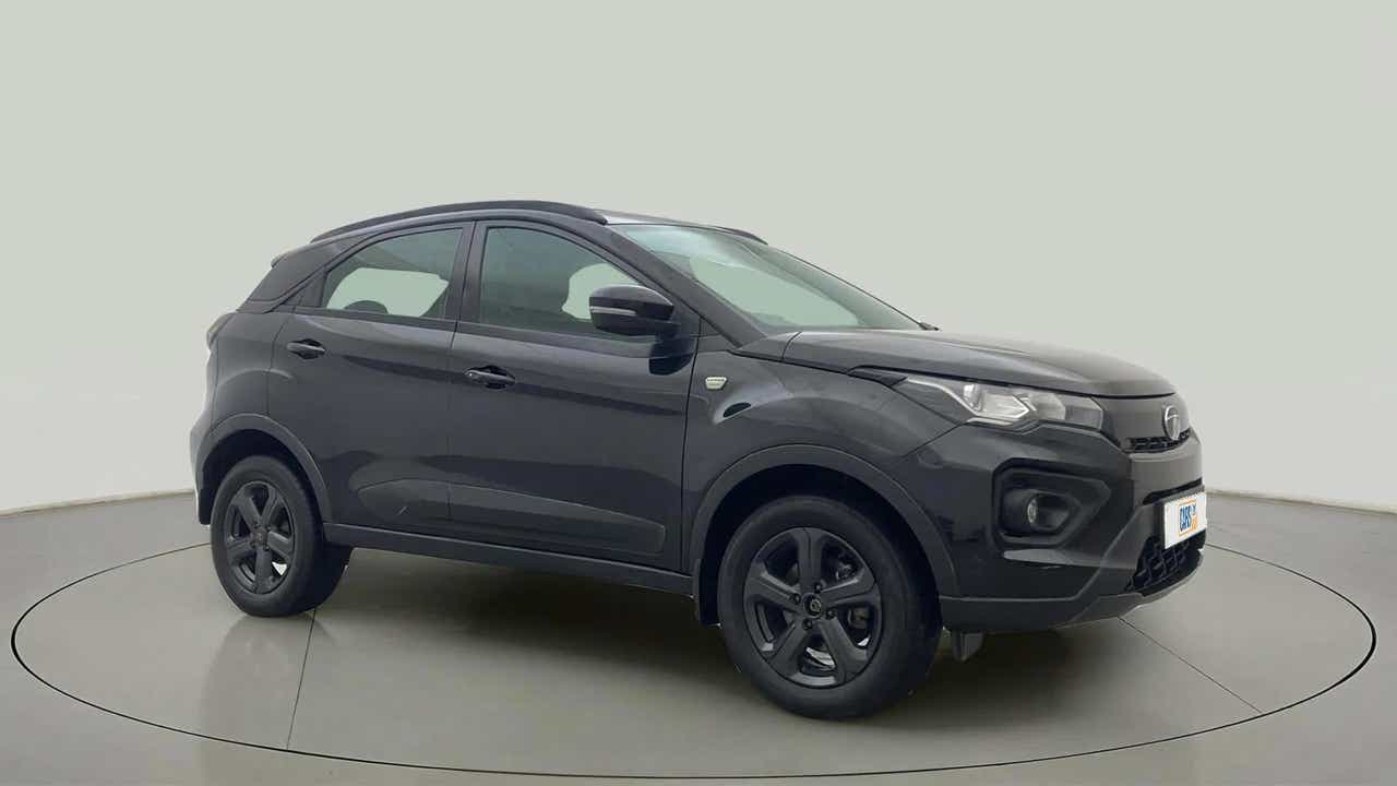 Front three-quarter view of a Tata Nexon 2017-2023