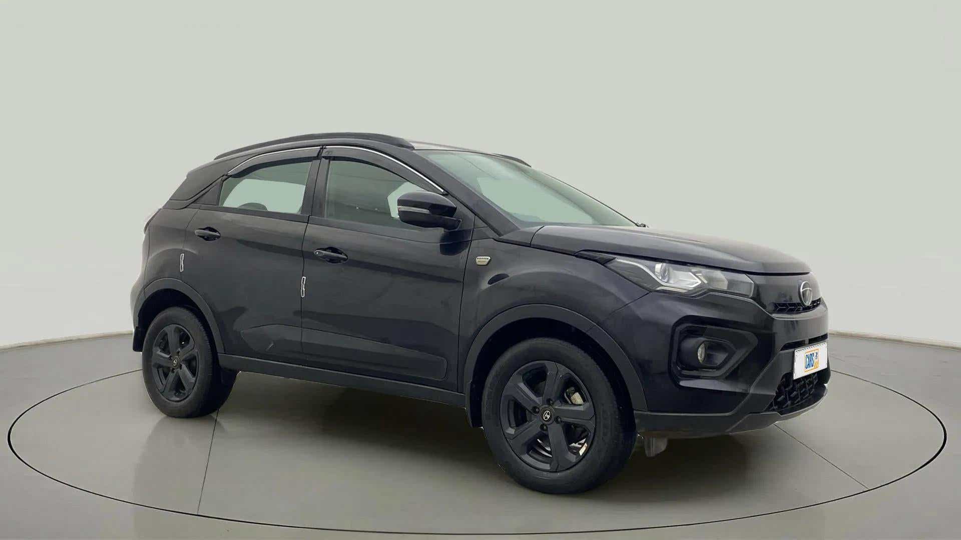 Front three-quarter view of a Tata Nexon 2017-2023