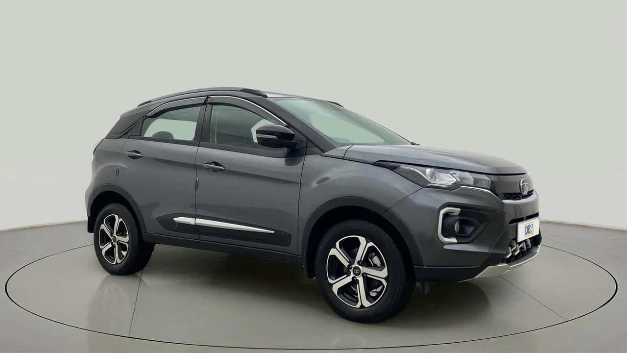 Front side view of a Tata Nexon 2017-2023