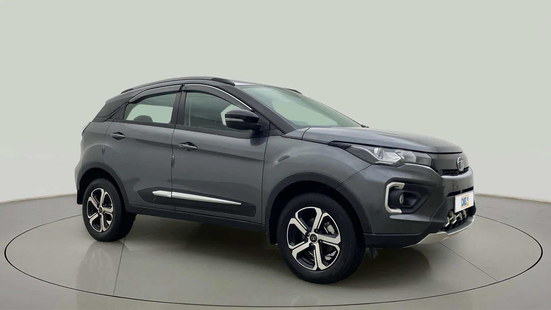 Front side view of a Tata Nexon 2017-2023