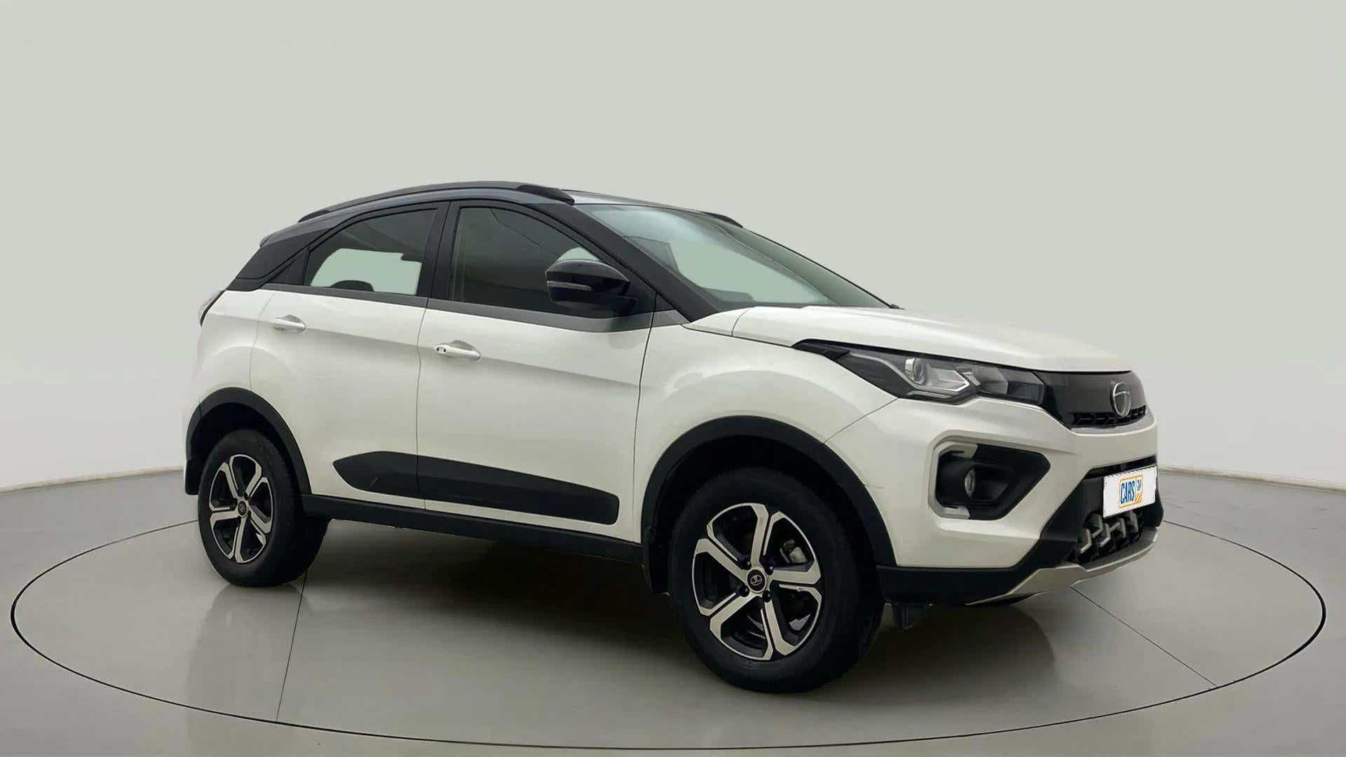 Front three-quarter view of a Tata Nexon 2017-2023