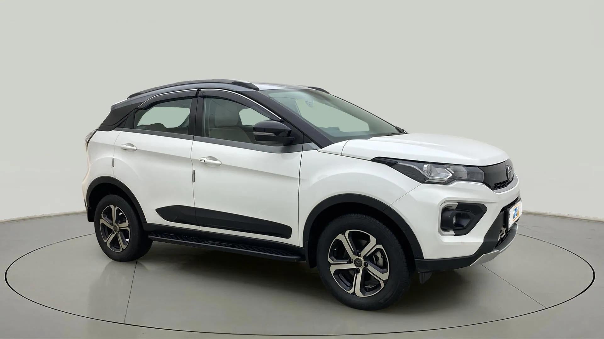 Front three-quarter view of a Tata Nexon 2017-2023