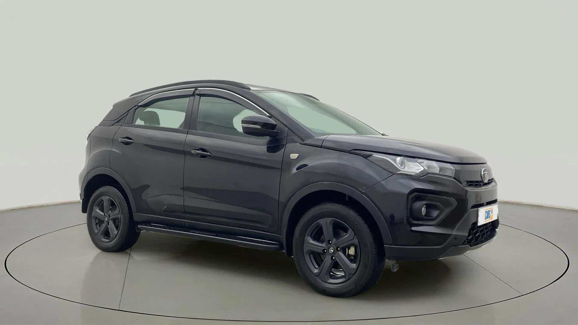Front three-quarter view of a Tata Nexon 2017-2023