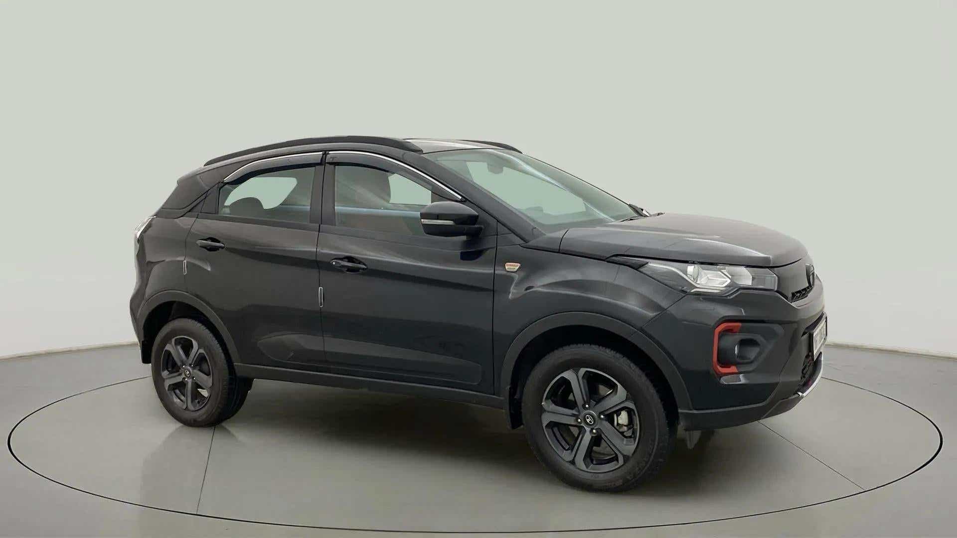 Front side view of a Tata Nexon 2017-2023