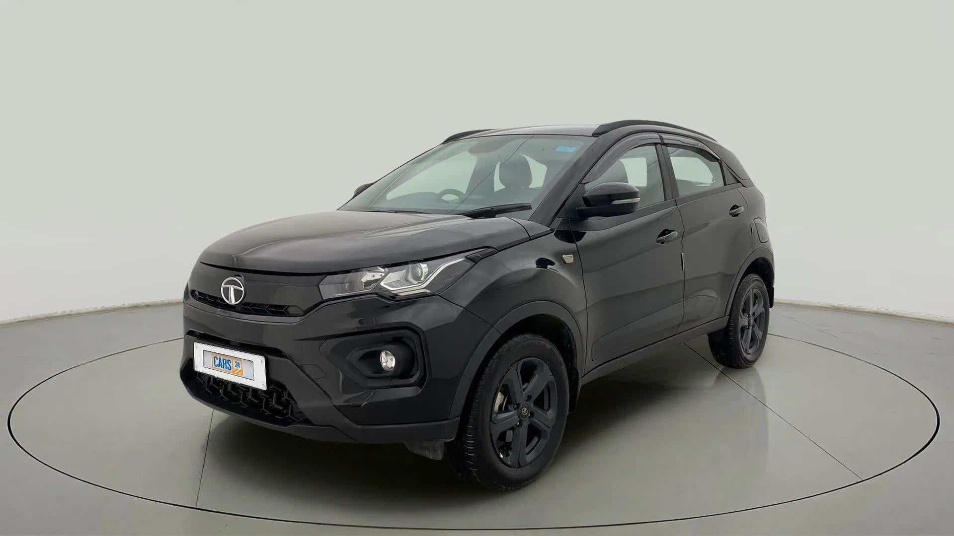 Front three-quarter view of a Tata Nexon 2017-2023