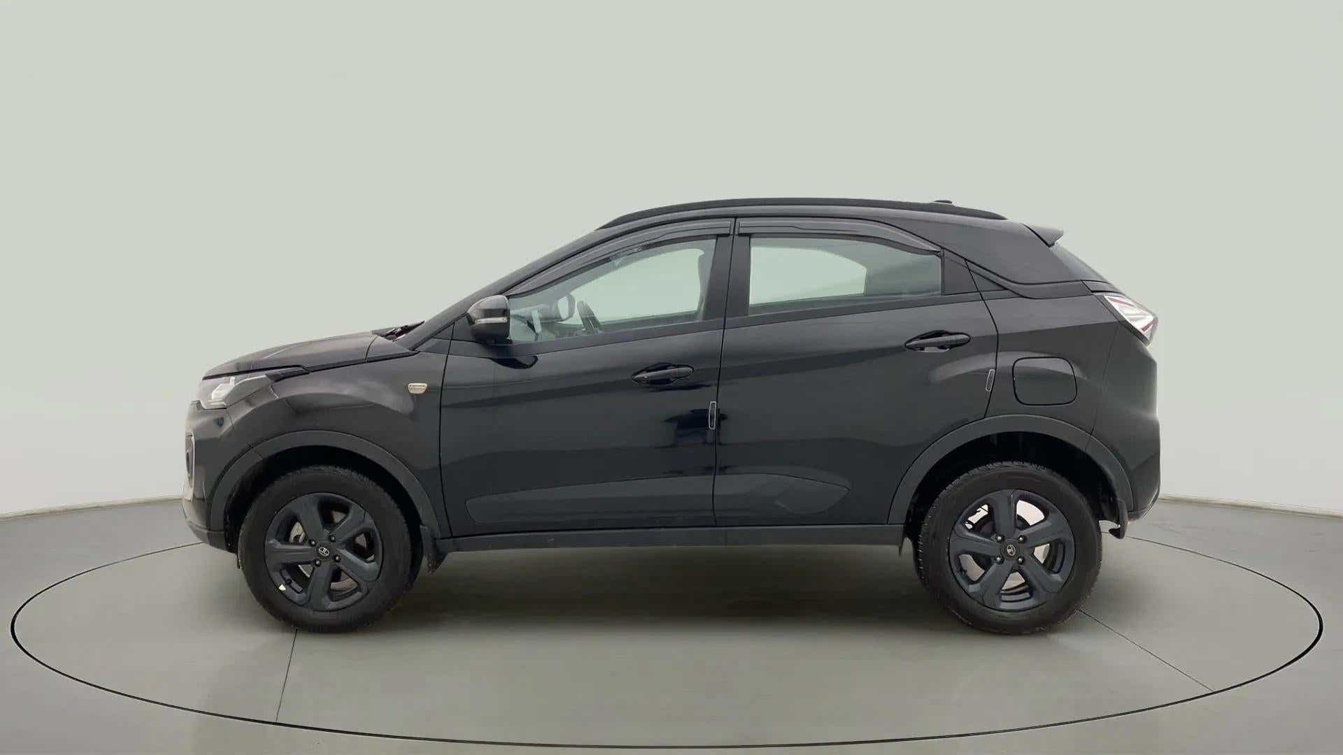 Side profile of a Tata Nexon 2017-2023