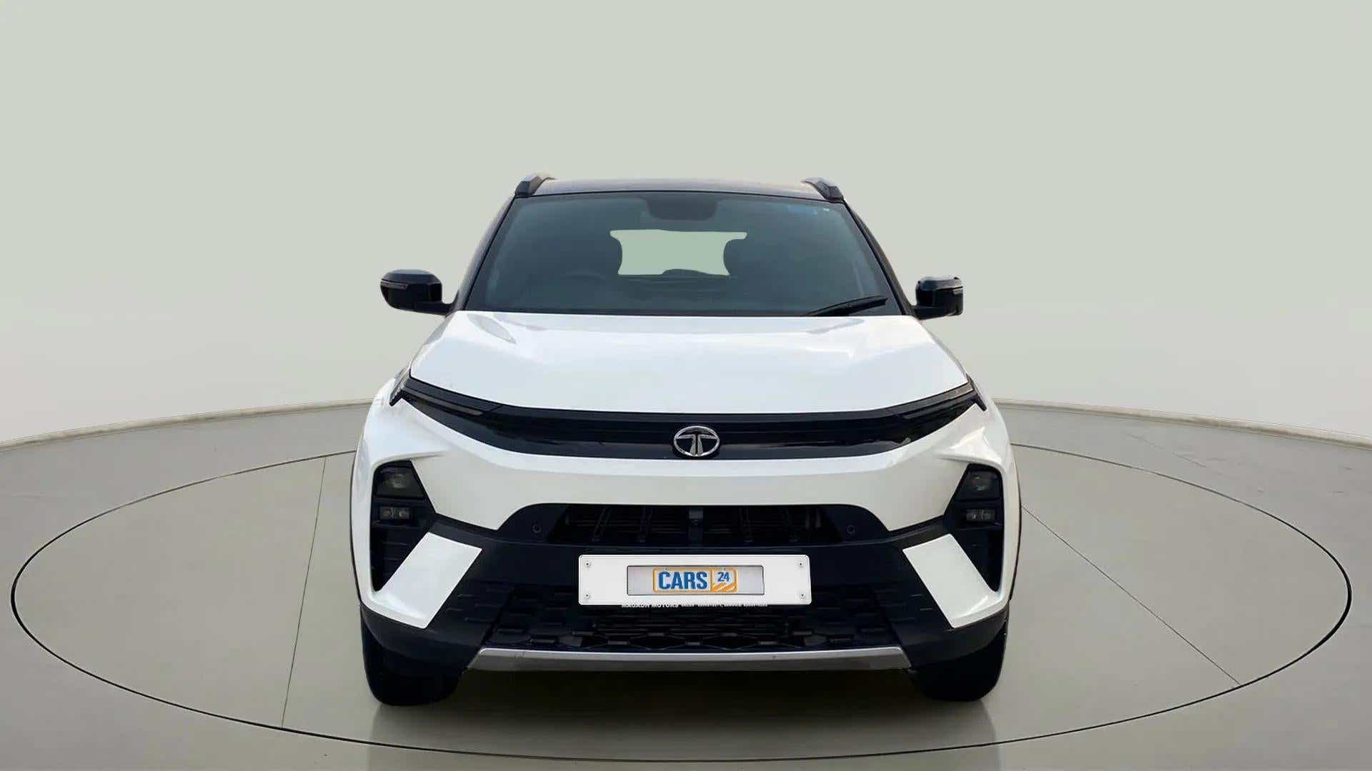 Front view of a Tata Nexon 2017-2023