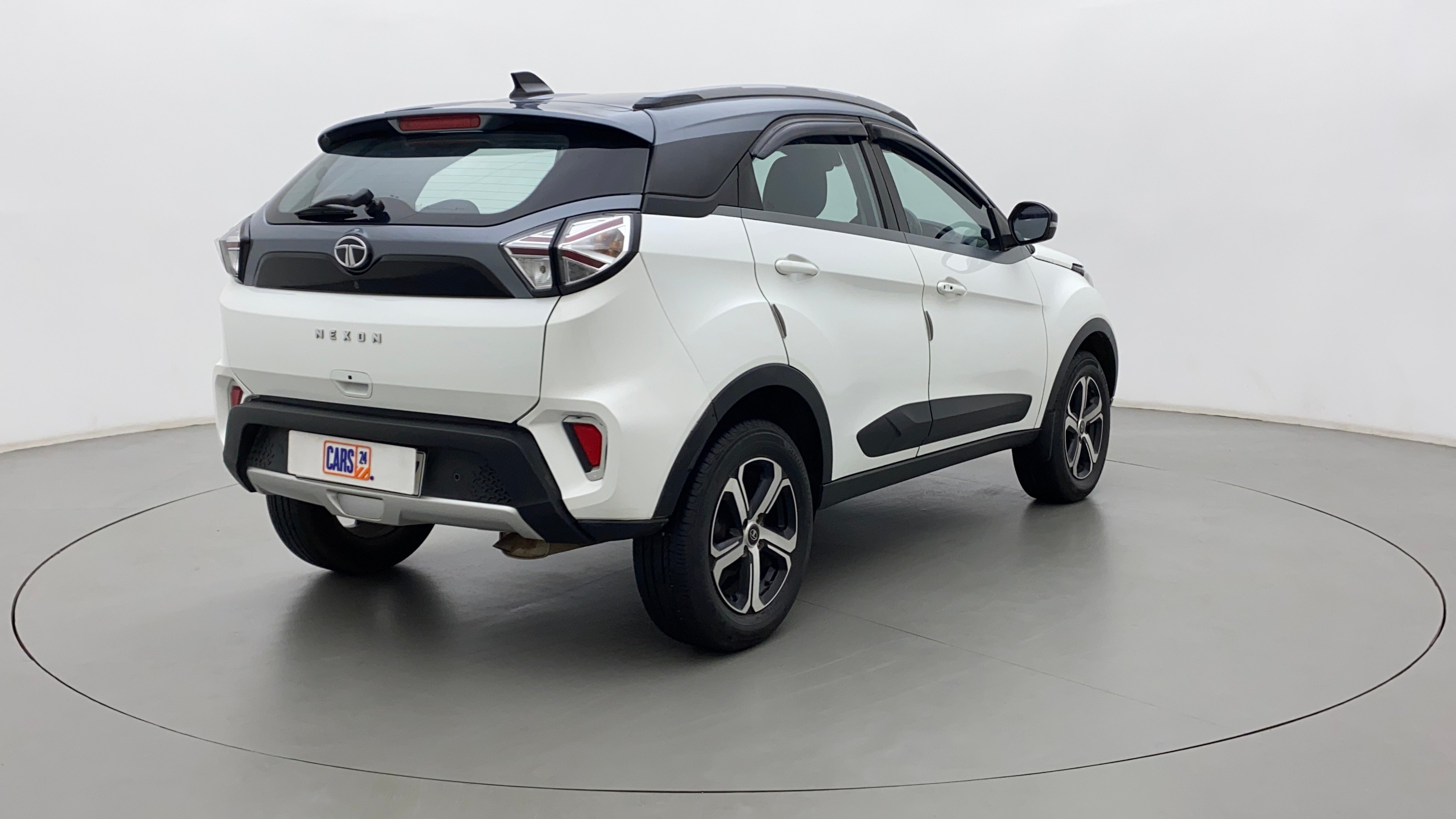 Rear three-quarter of a Tata Nexon 2017-2023