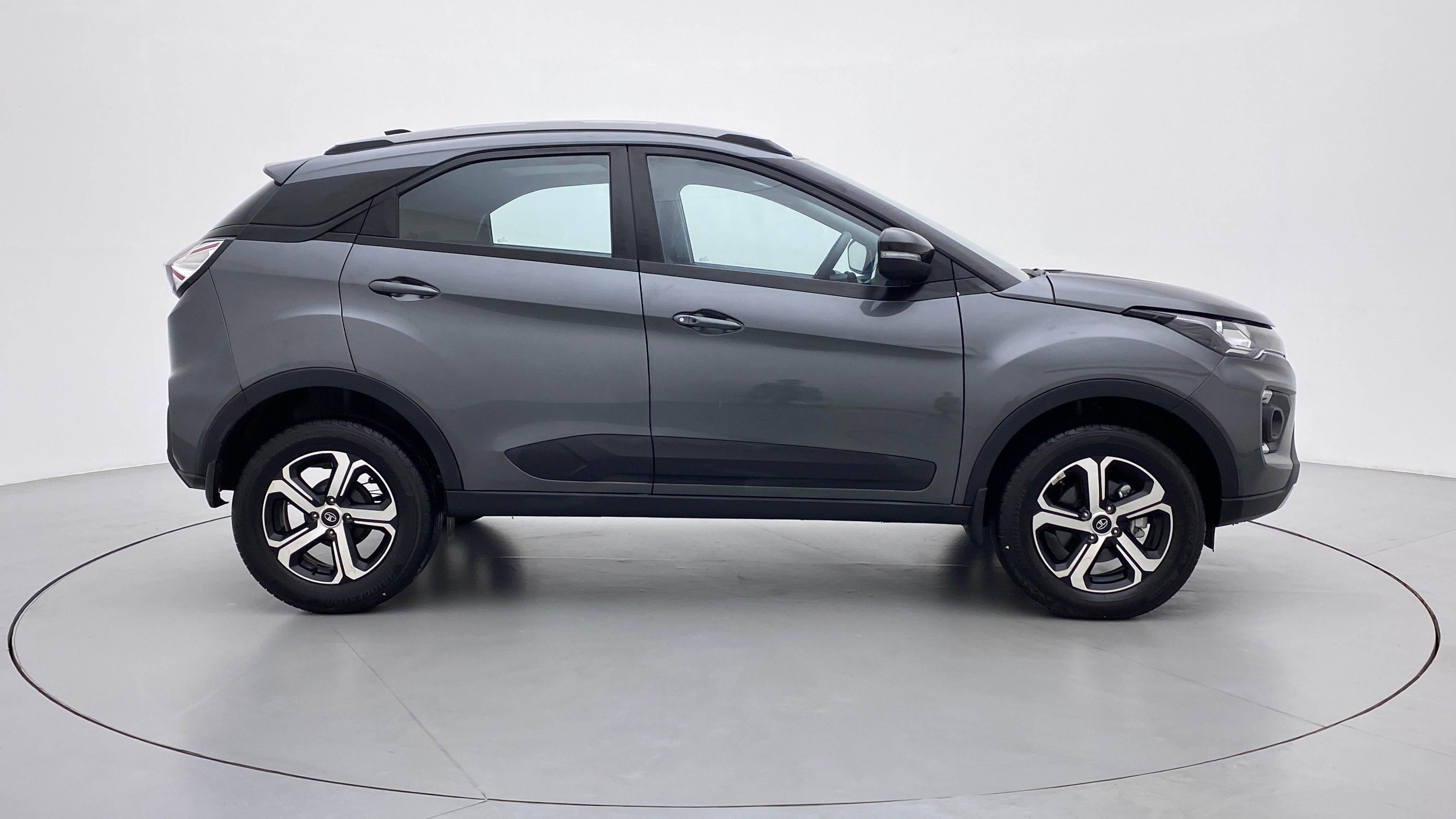 Side profile of a Tata Nexon 2017-2023