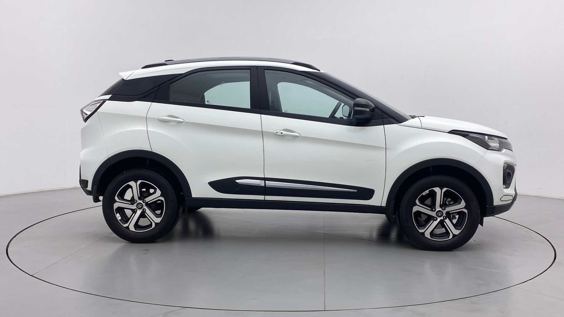 Side view of a tata nexon 2017-2023