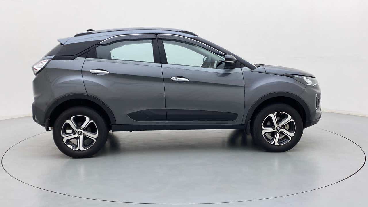 Side profile of a Tata Nexon 2017-2023