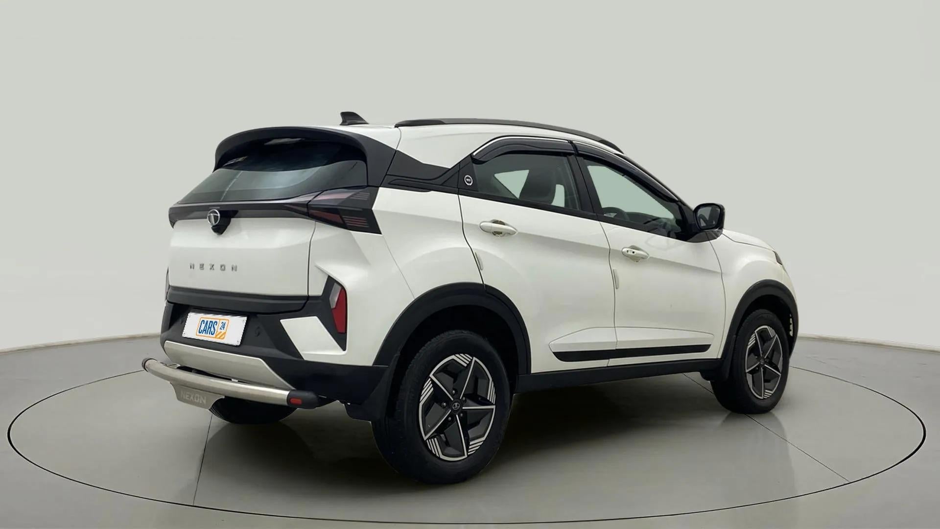 Rear three-quarter of a calgary-white Tata Nexon 2017-2023