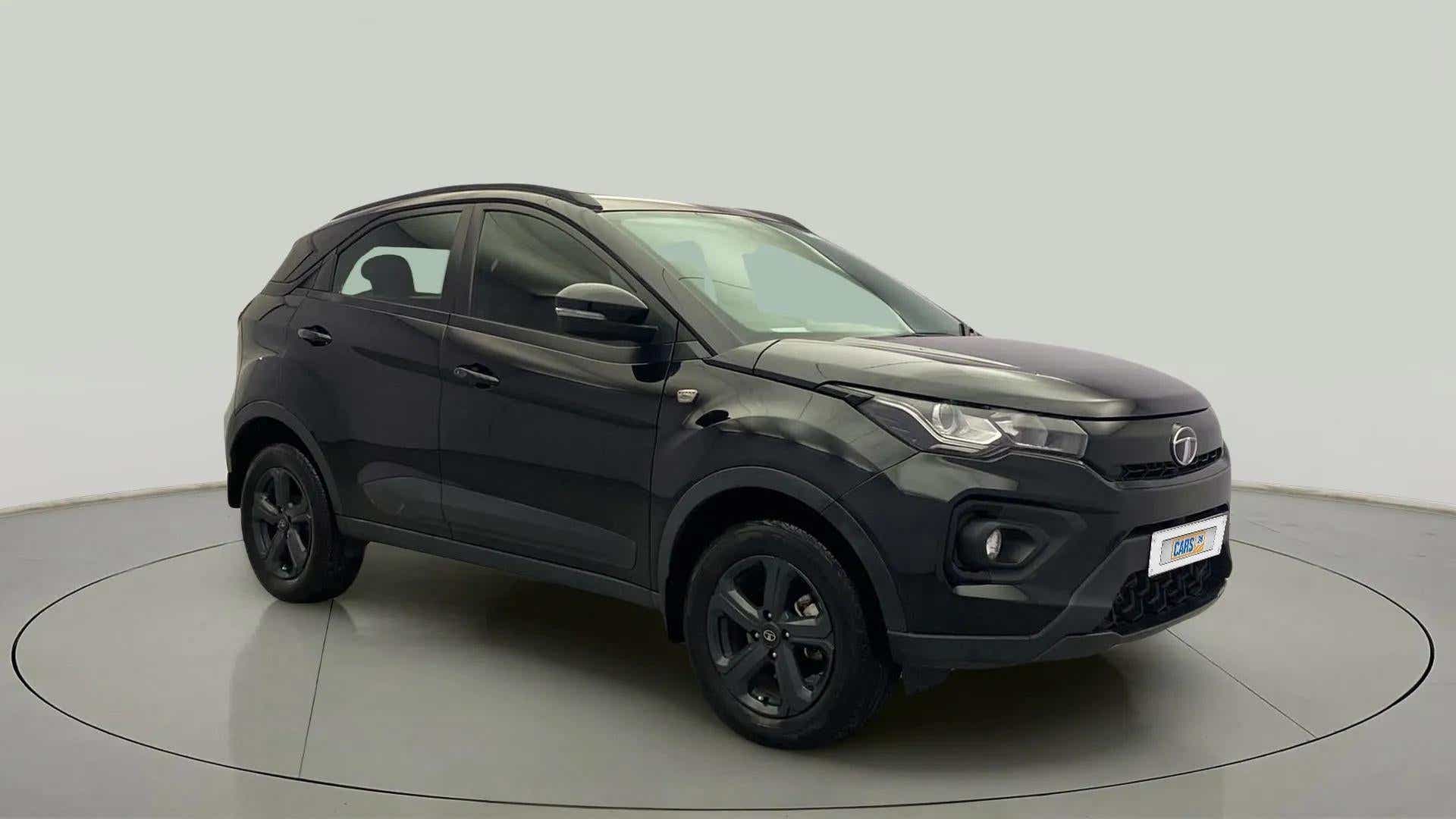 Front three-quarter view of a Tata Nexon 2017-2023
