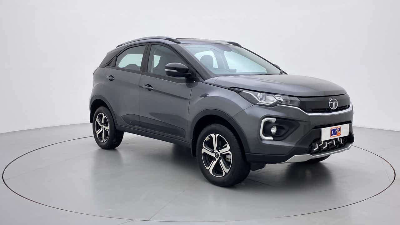 Front three-quarter view of a Tata Nexon 2017-2023