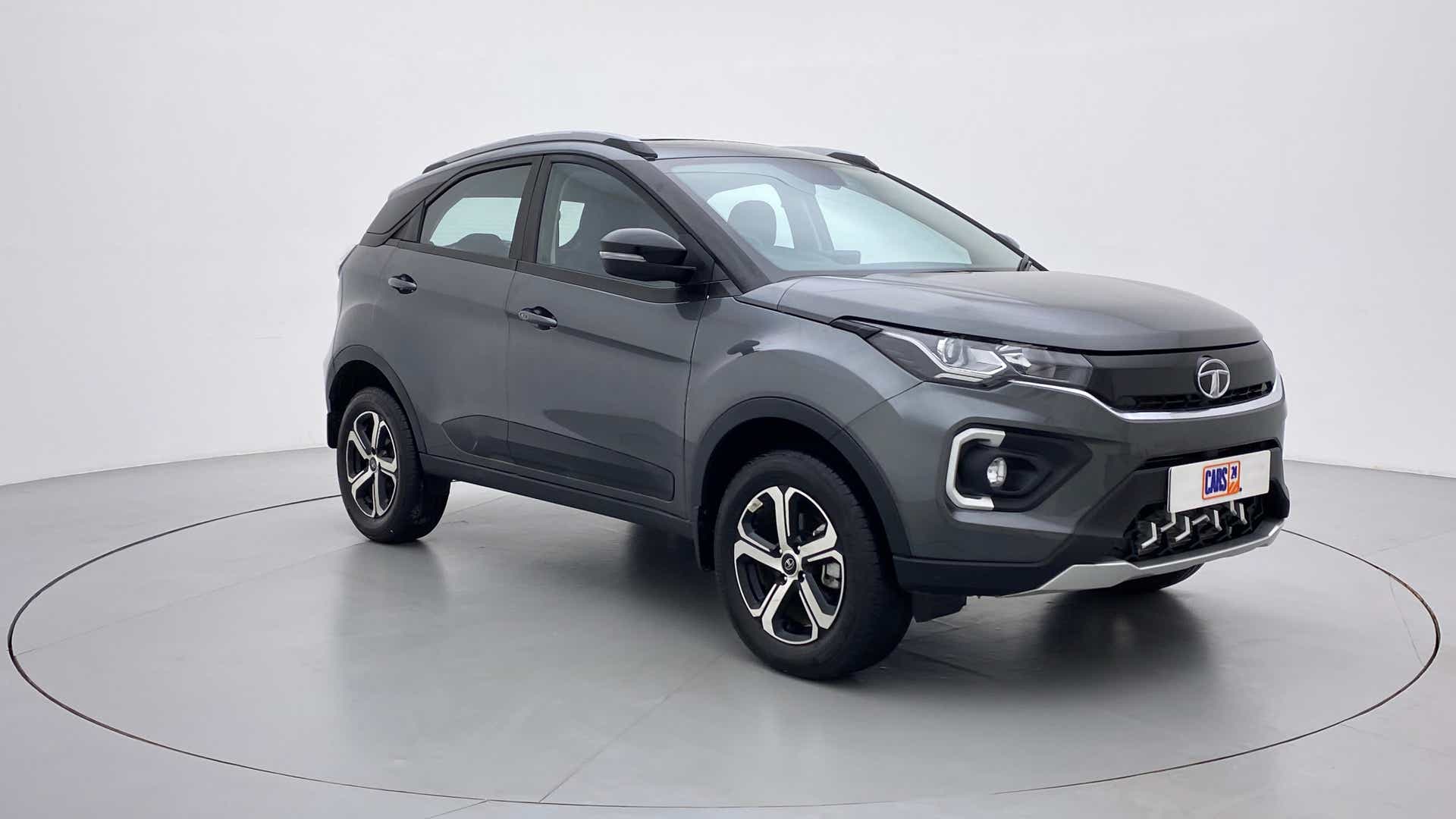 Front three-quarter view of a Tata Nexon 2017-2023