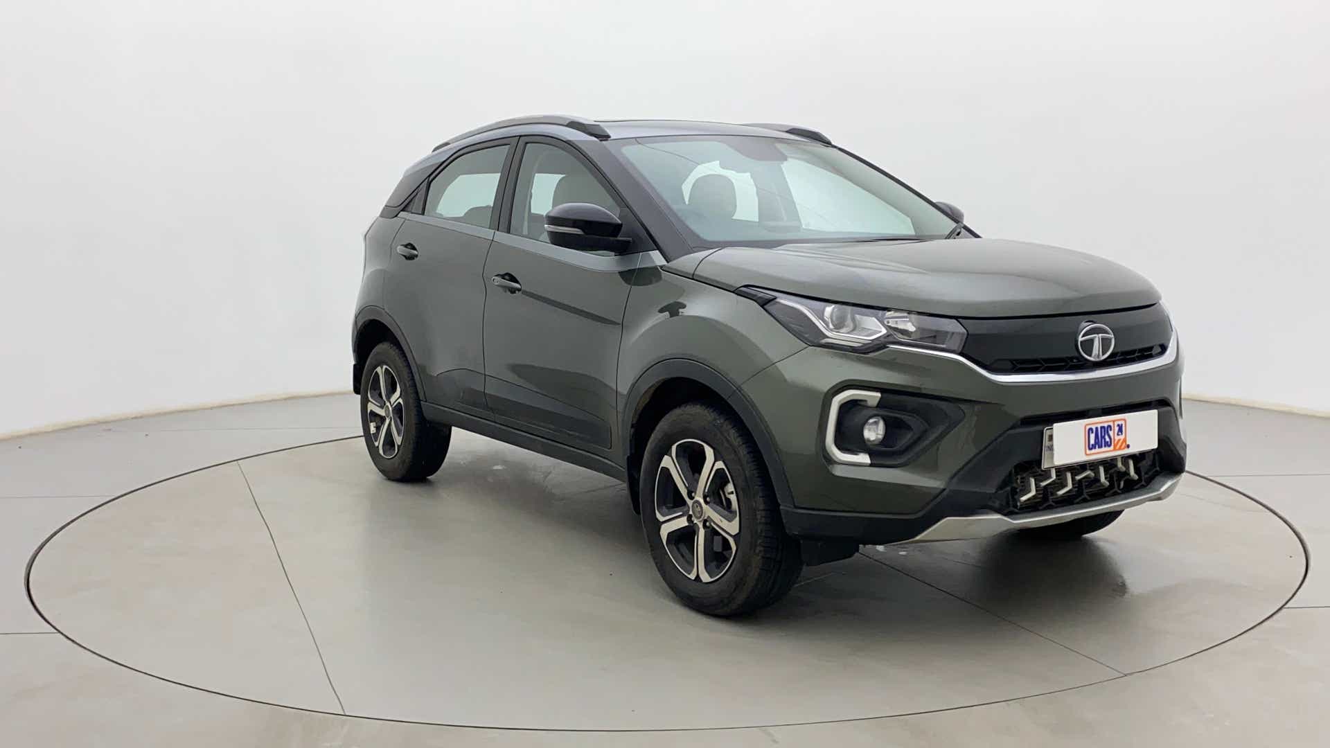 Front three-quarter view of a Tata Nexon 2017-2023