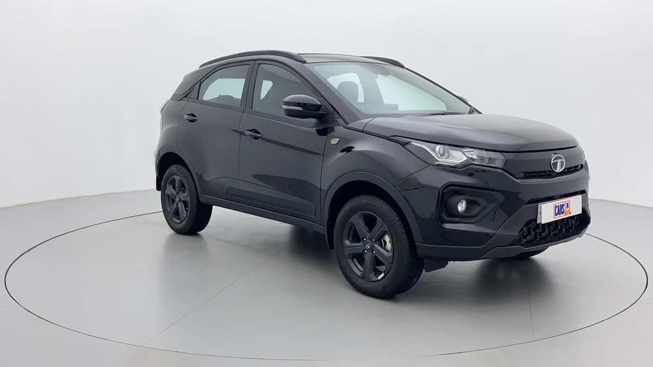Front three-quarter view of a Tata Nexon 2017-2023
