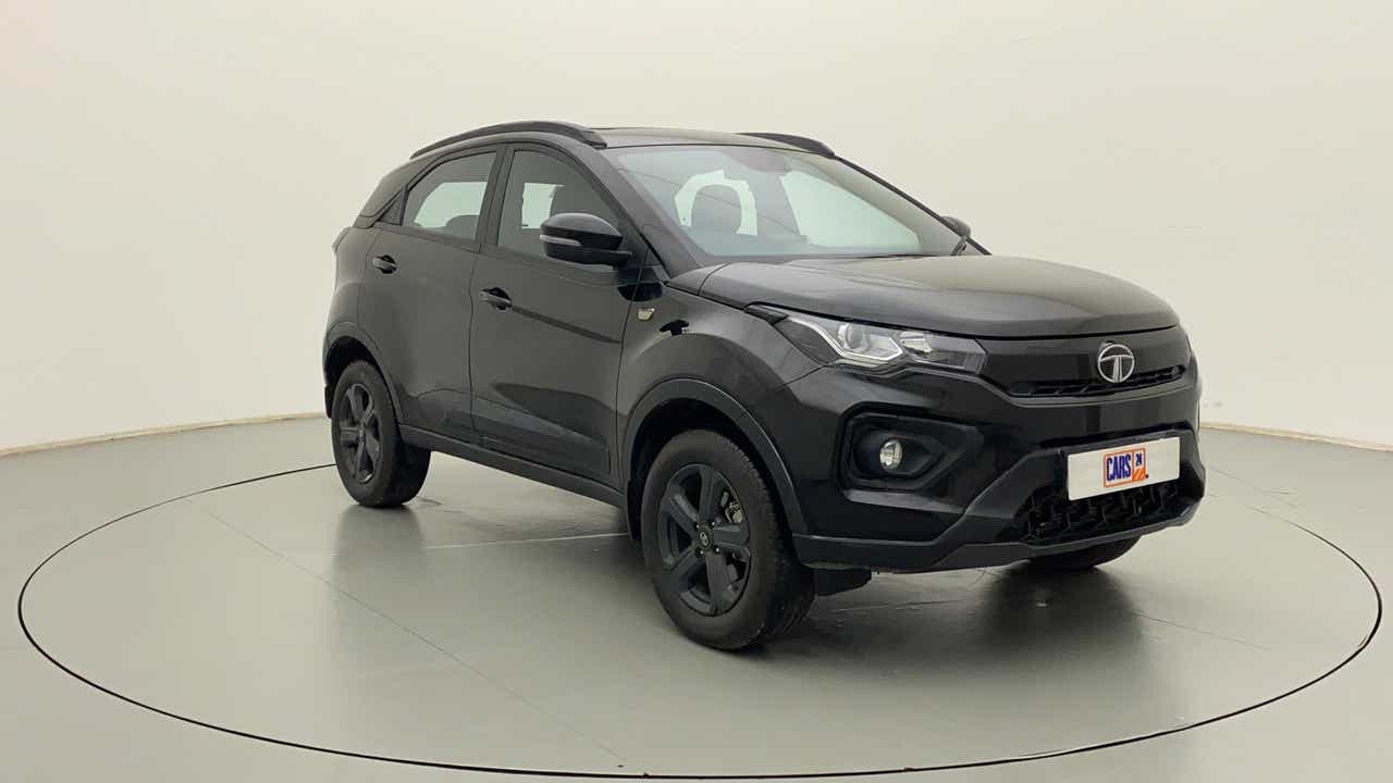 Front three-quarter view of a Tata Nexon 2017-2023