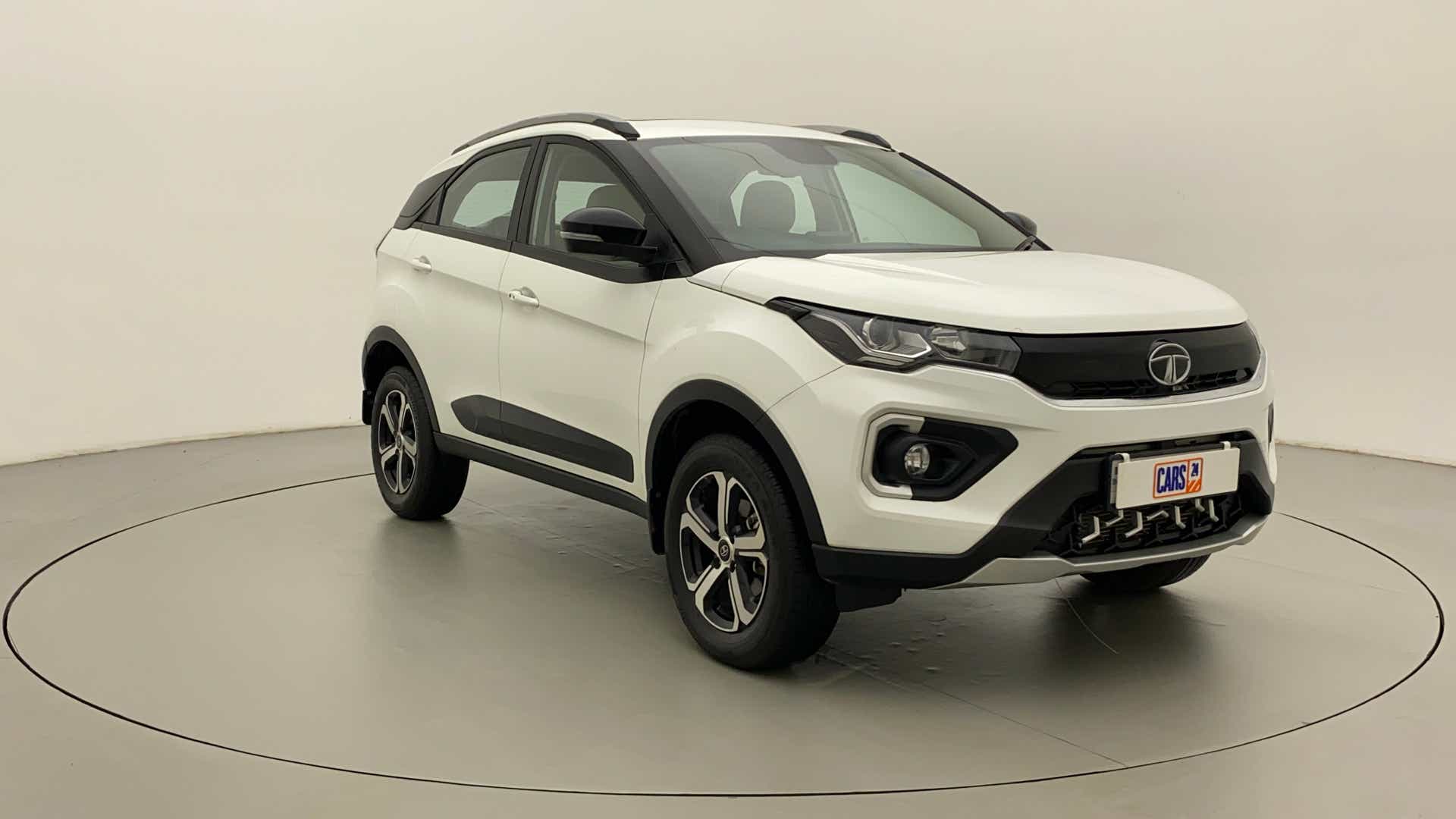 Front three-quarter view of a Tata Nexon 2017-2023
