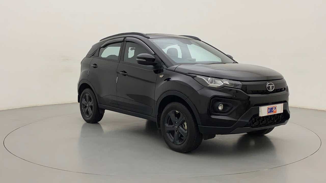Front three-quarter view of a Tata Nexon 2017-2023