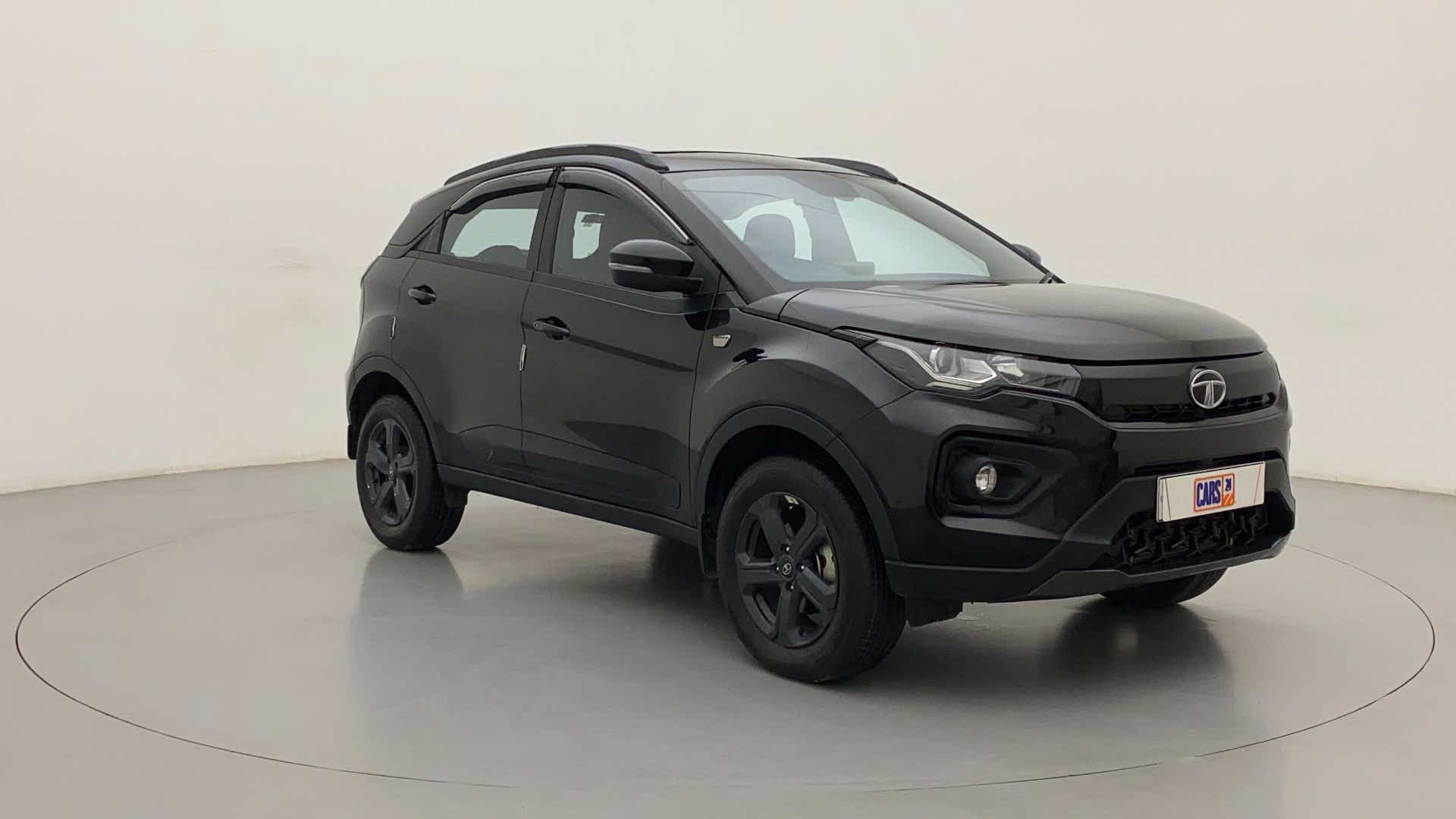 Front three-quarter view of a Tata Nexon 2017-2023
