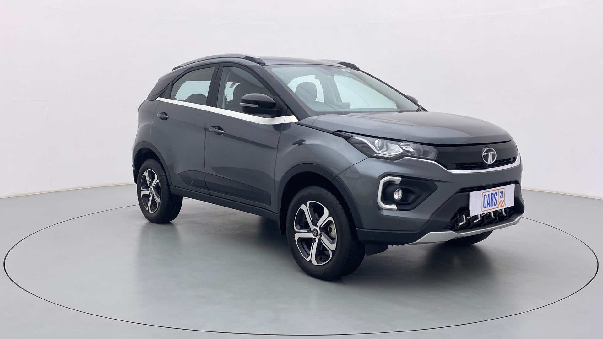 Front three-quarter view of a Tata Nexon 2017-2023