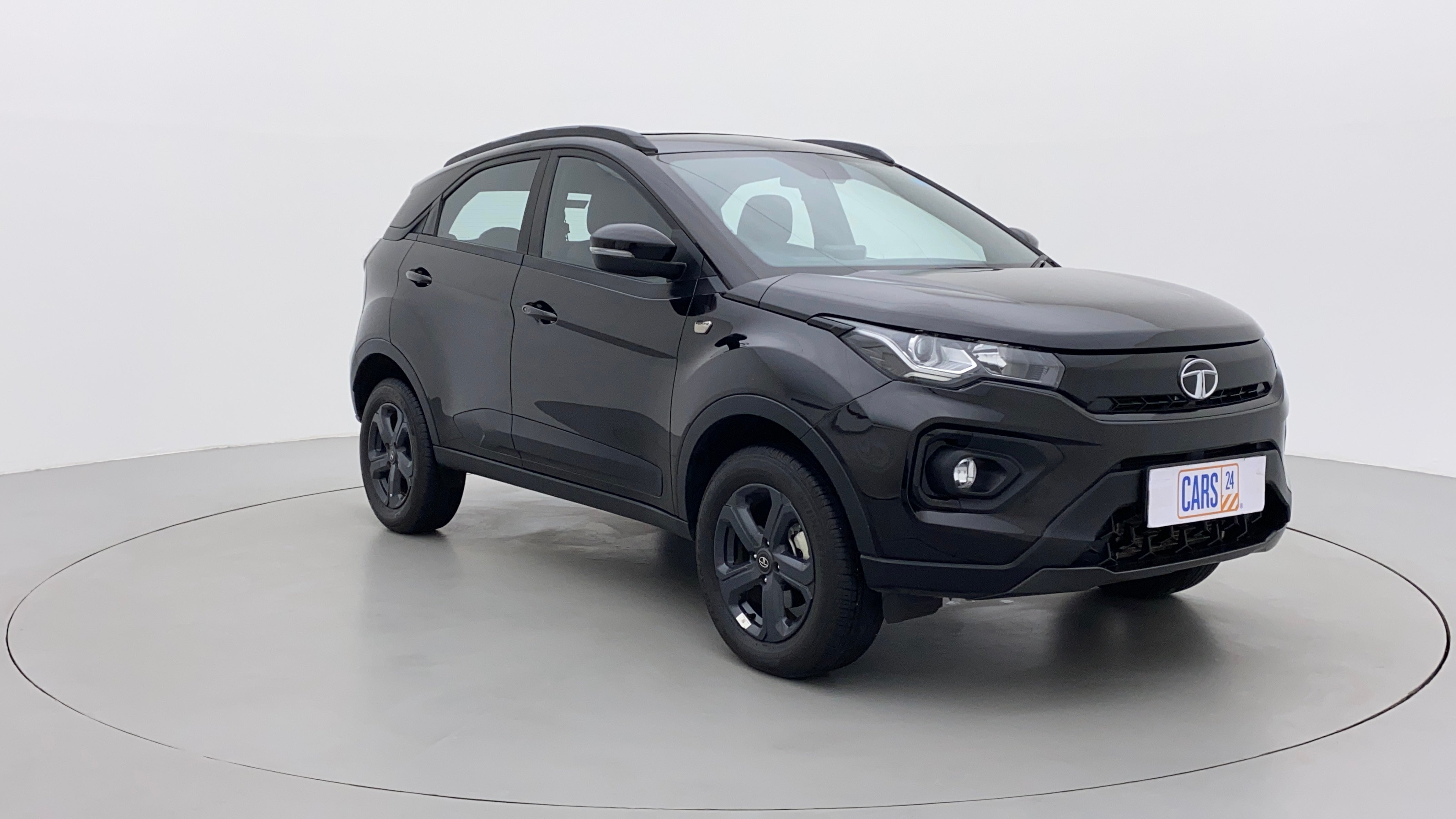 Front three-quarter view of a Tata Nexon 2017-2023