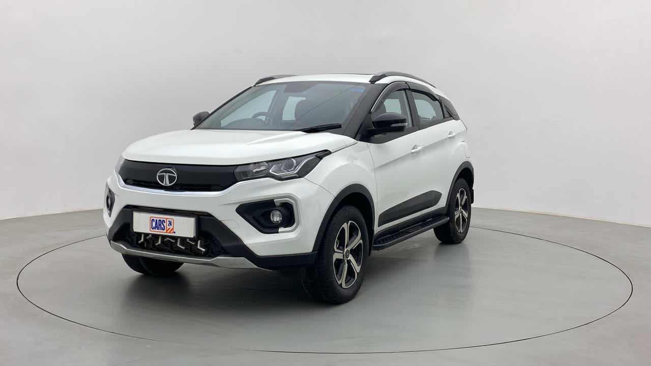 Front three-quarter view of a Tata Nexon 2017-2023