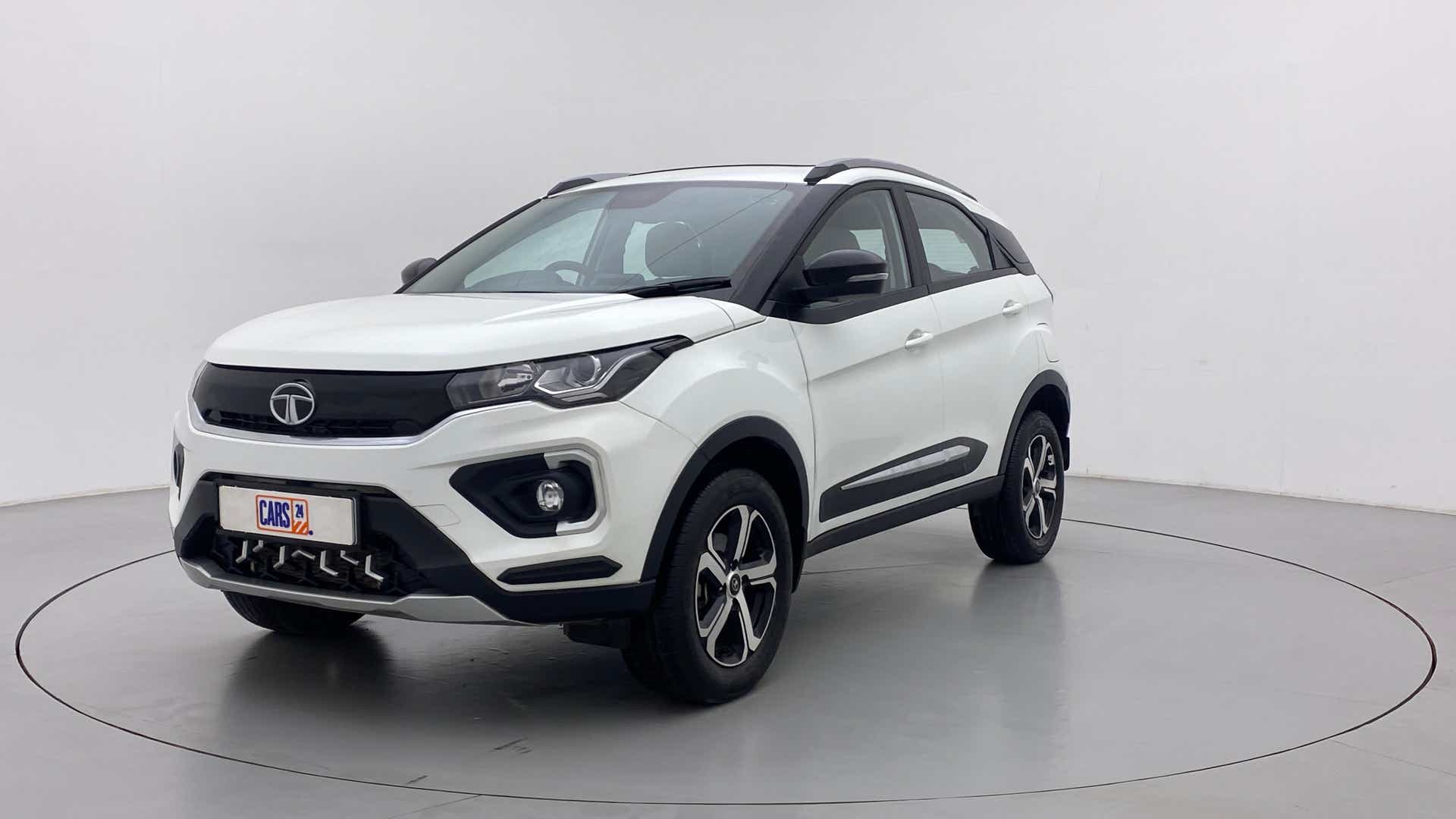 Front three-quarter view of a tata Nexon 2017-2023