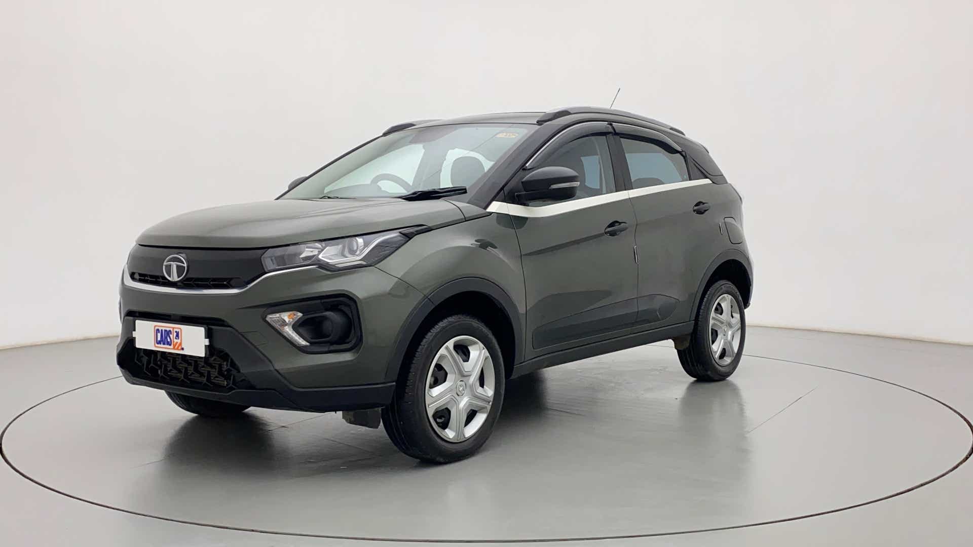 Front three-quarter view of a Tata Nexon 2017-2023