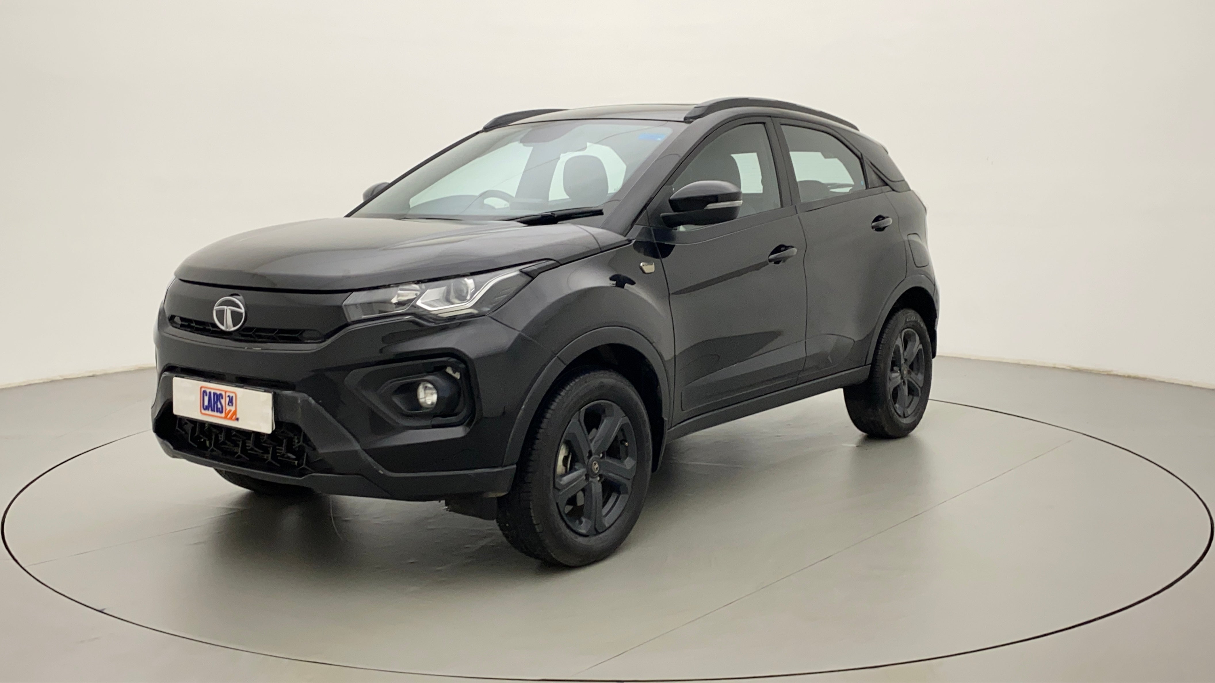 Front three-quarter view of a Tata Nexon 2017-2023