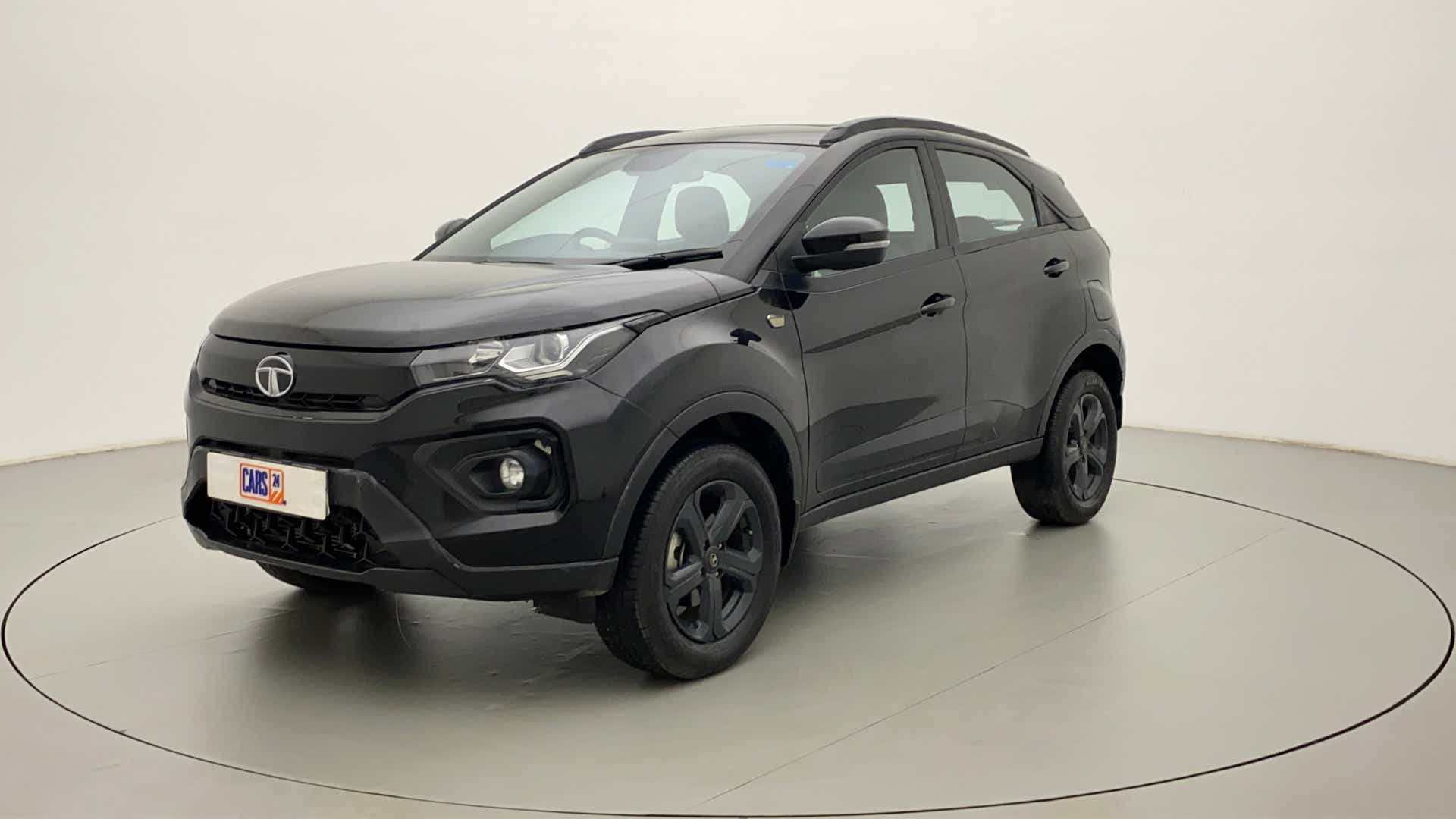 Front three-quarter view of a Tata Nexon 2017-2023