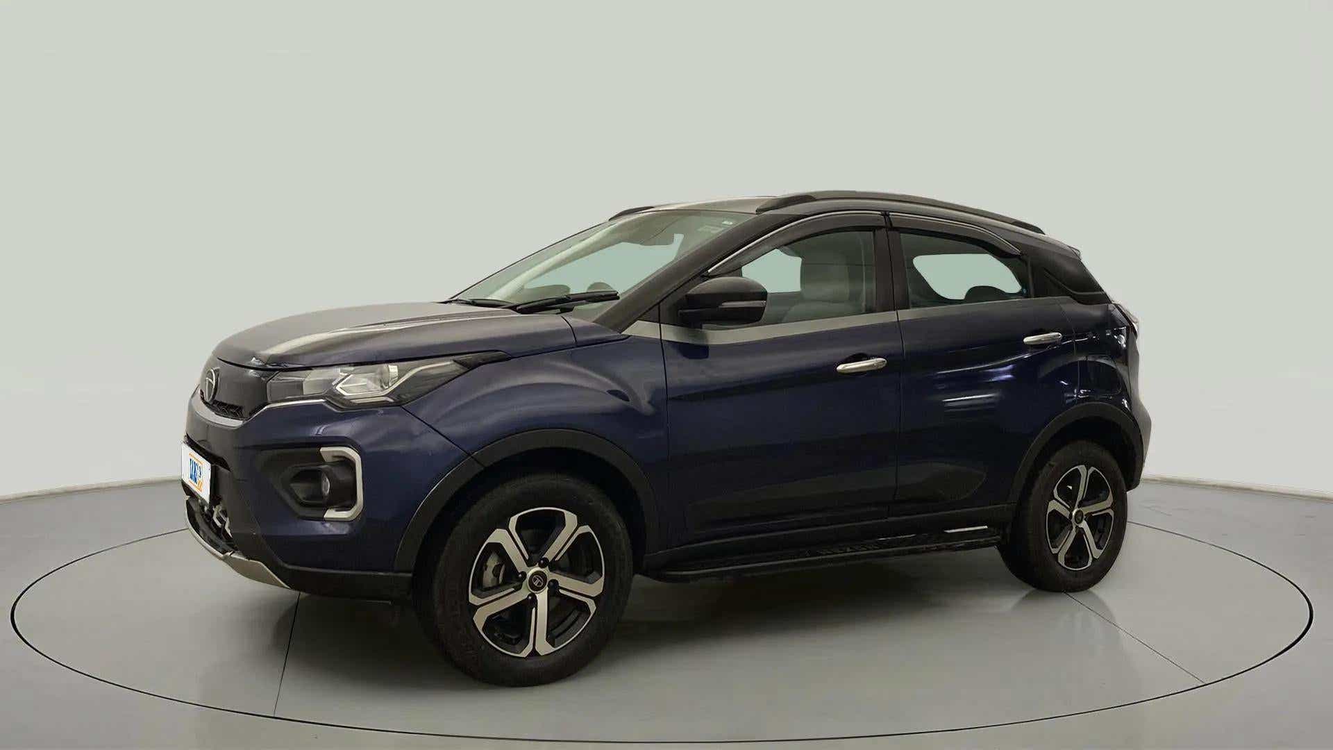 Front three-quarter view of a Tata Nexon 2017-2023
