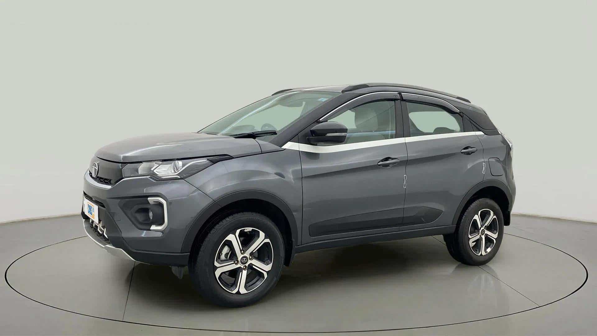 Front three-quarter view of a Tata Nexon 2017-2023