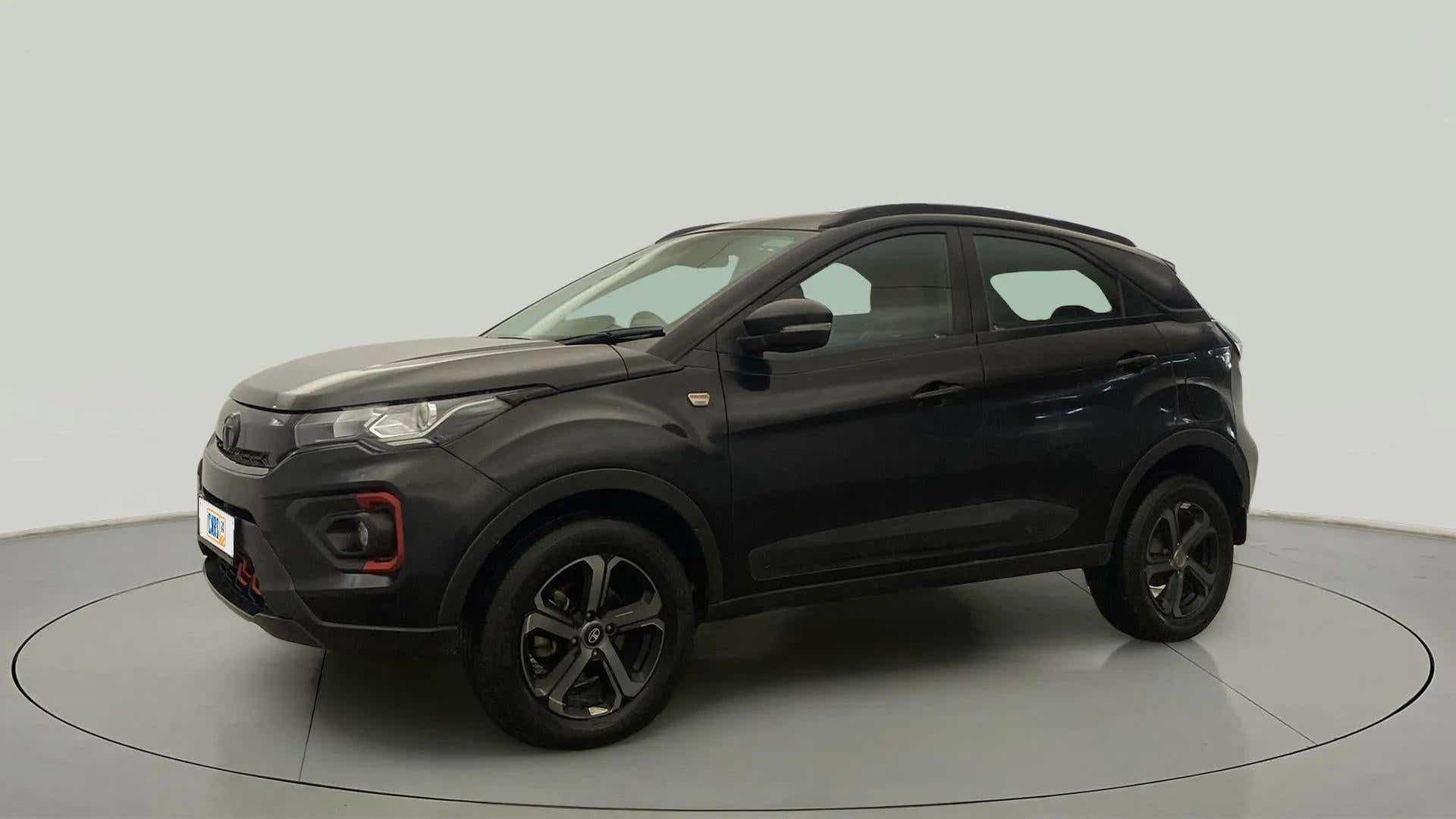Front side view of a Tata Nexon 2017-2023