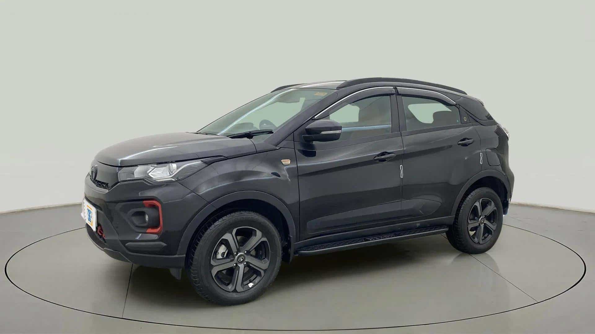 Front side view of a Tata Nexon 2017-2023