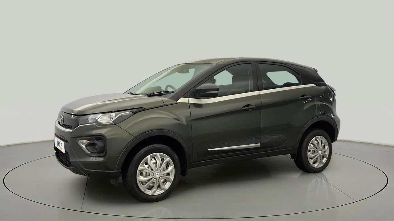 Front three-quarter view of a Tata Nexon 2017-2023