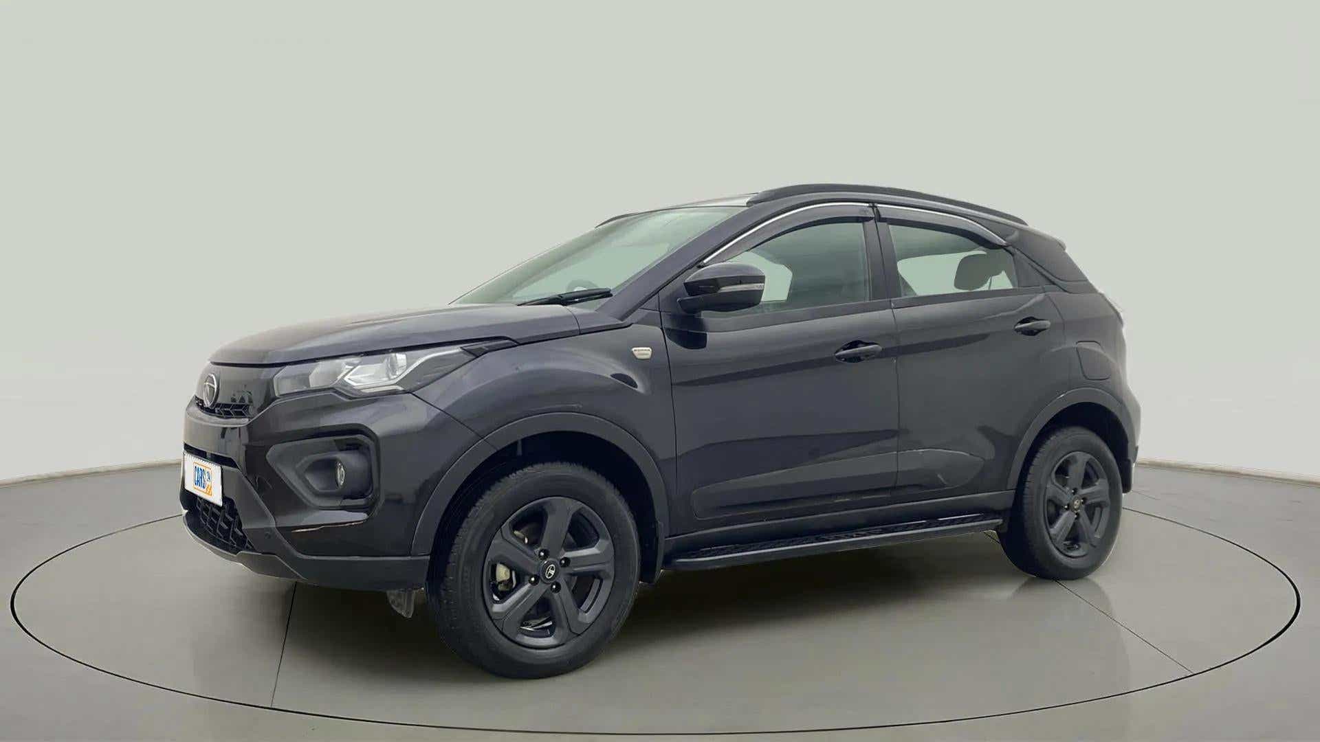 Front three-quarter view of a Tata Nexon 2017-2023