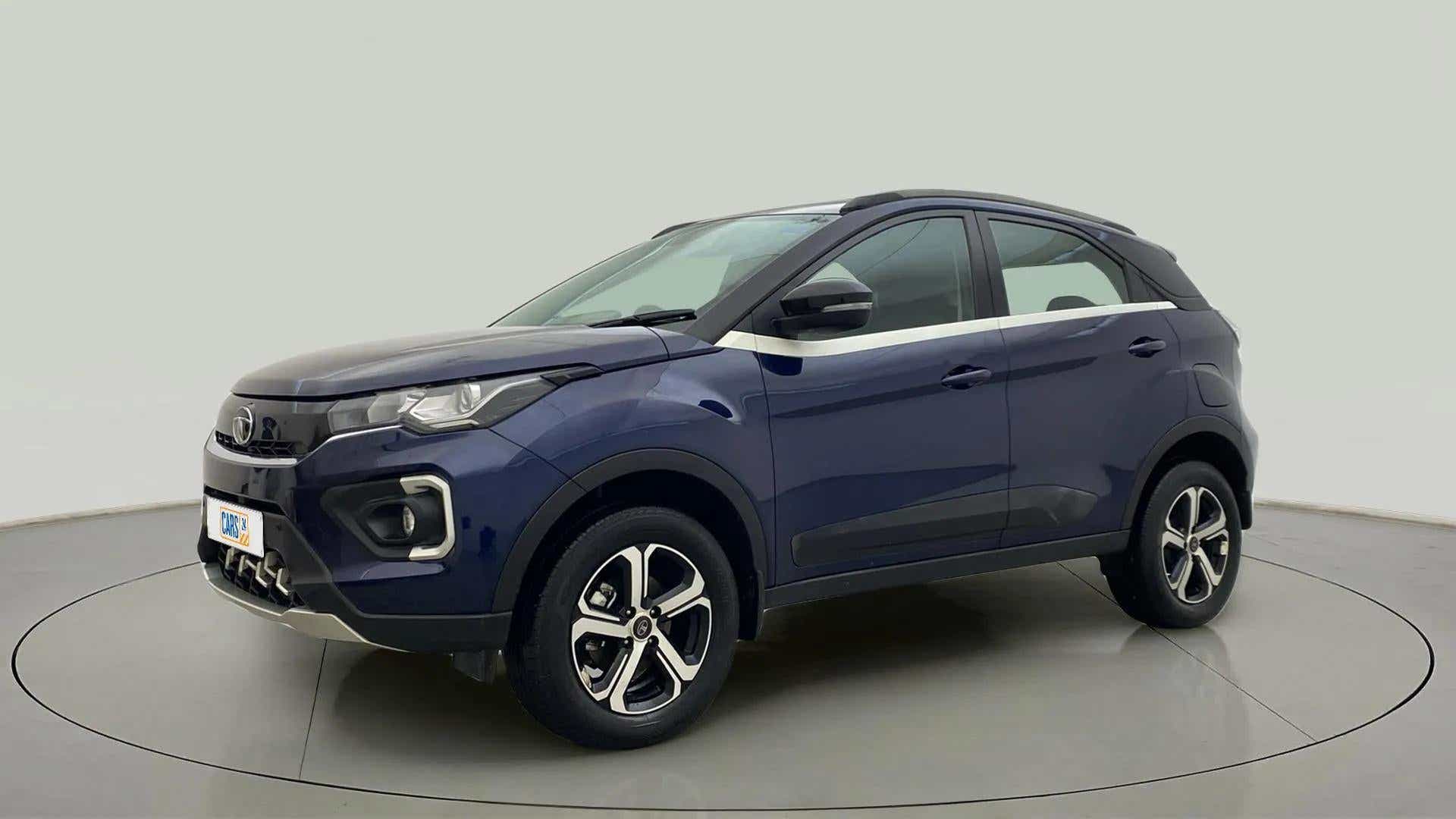Front three-quarter view of a Tata Nexon 2017-2023