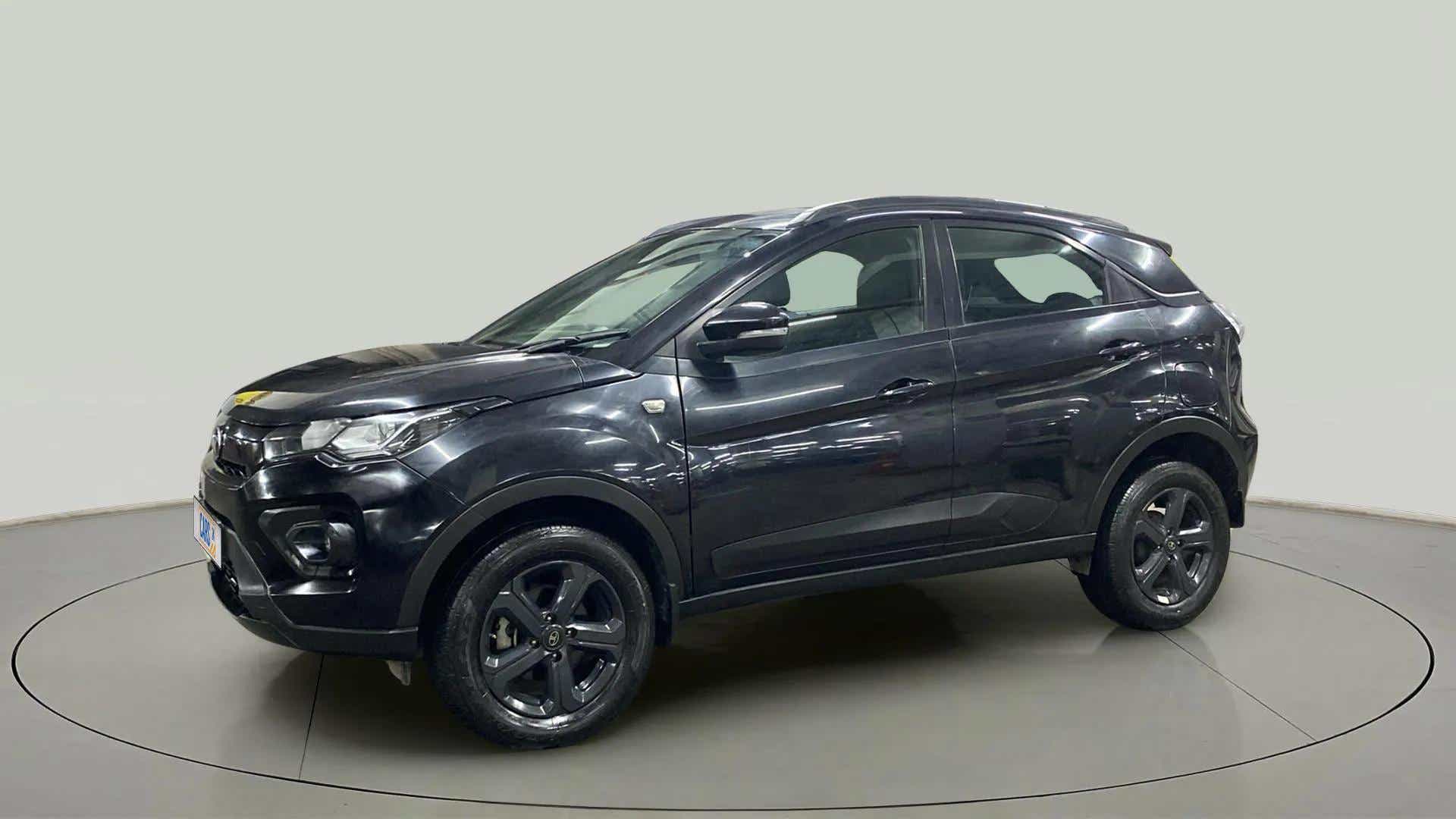 Front side view of a Tata Nexon 2017-2023