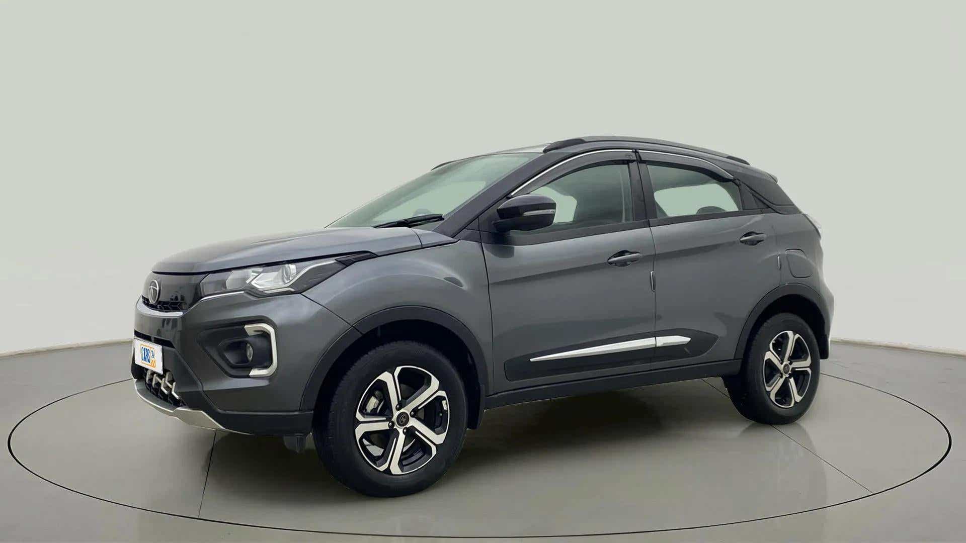 Front three-quarter view of a Tata Nexon 2017-2023