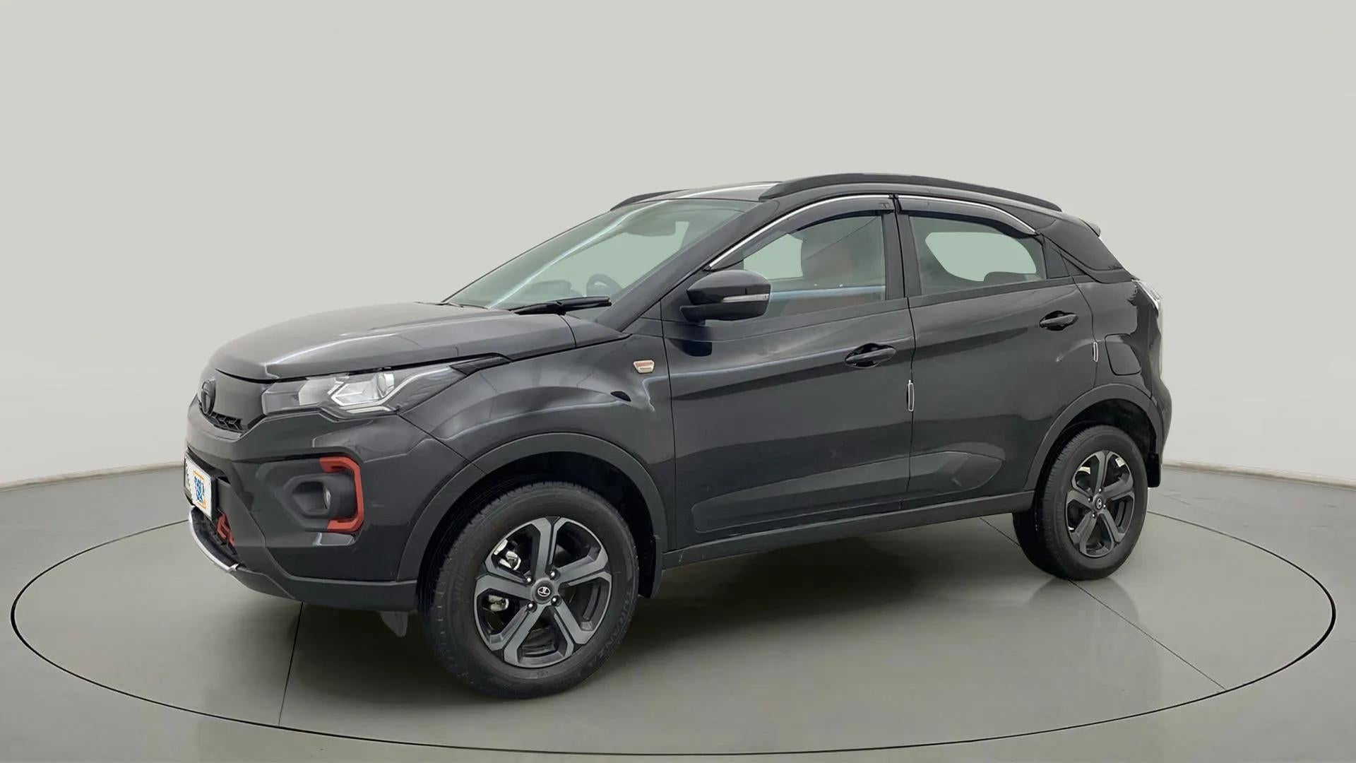 Front three-quarter view of a Tata Nexon 2017-2023