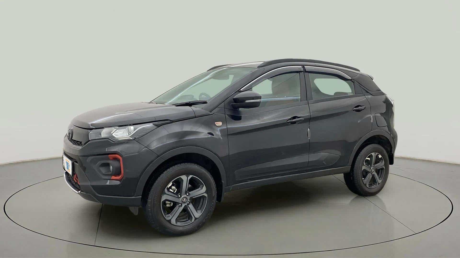 Front three-quarter view of a Tata Nexon 2017-2023