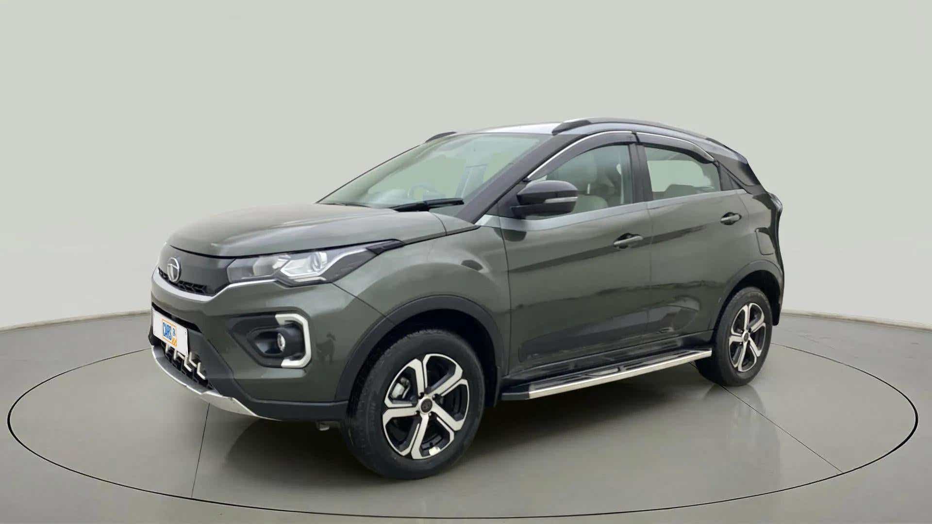 Front three-quarter view of a Tata Nexon 2017-2023