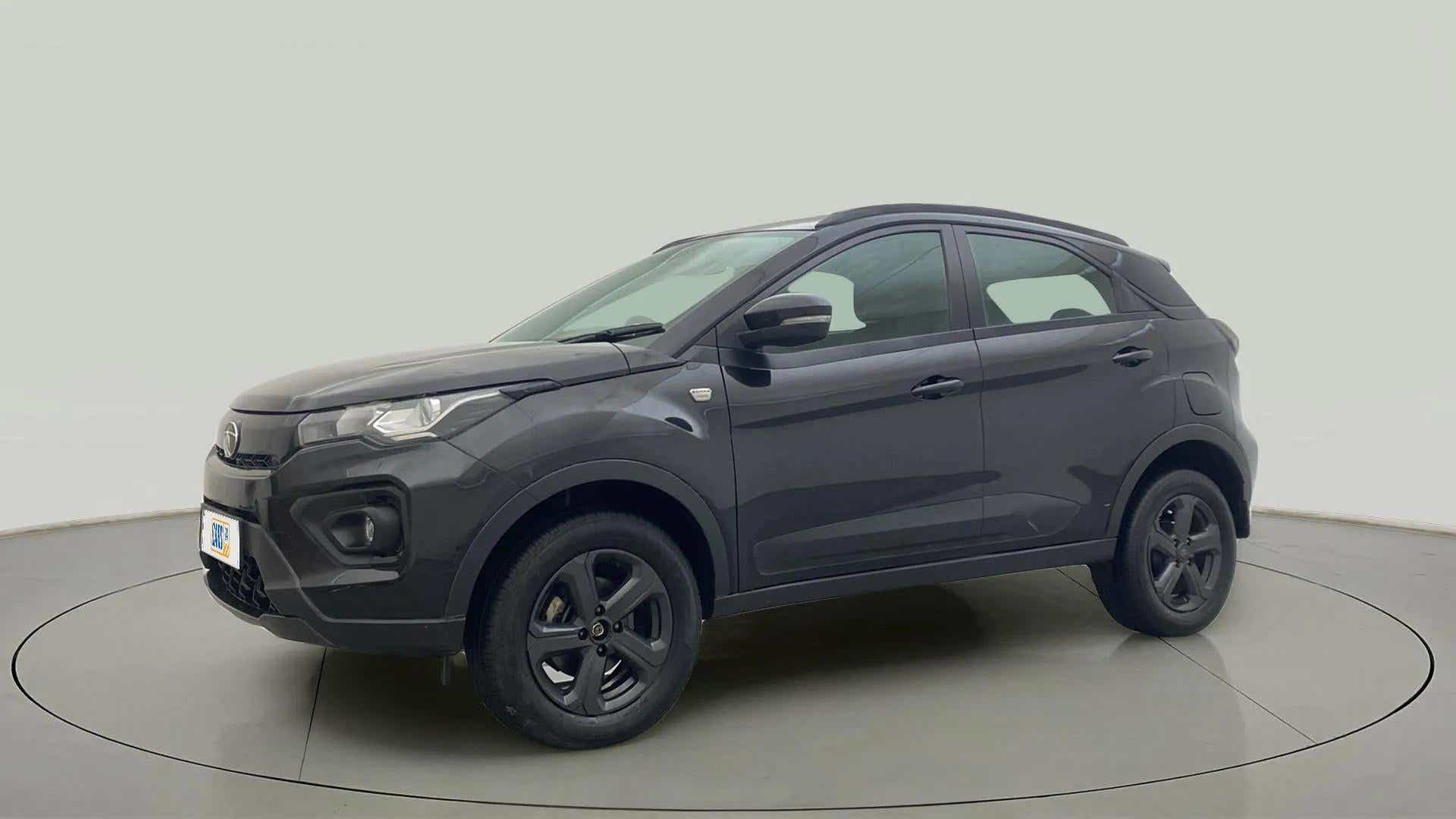 Front side view of a Tata Nexon 2017-2023