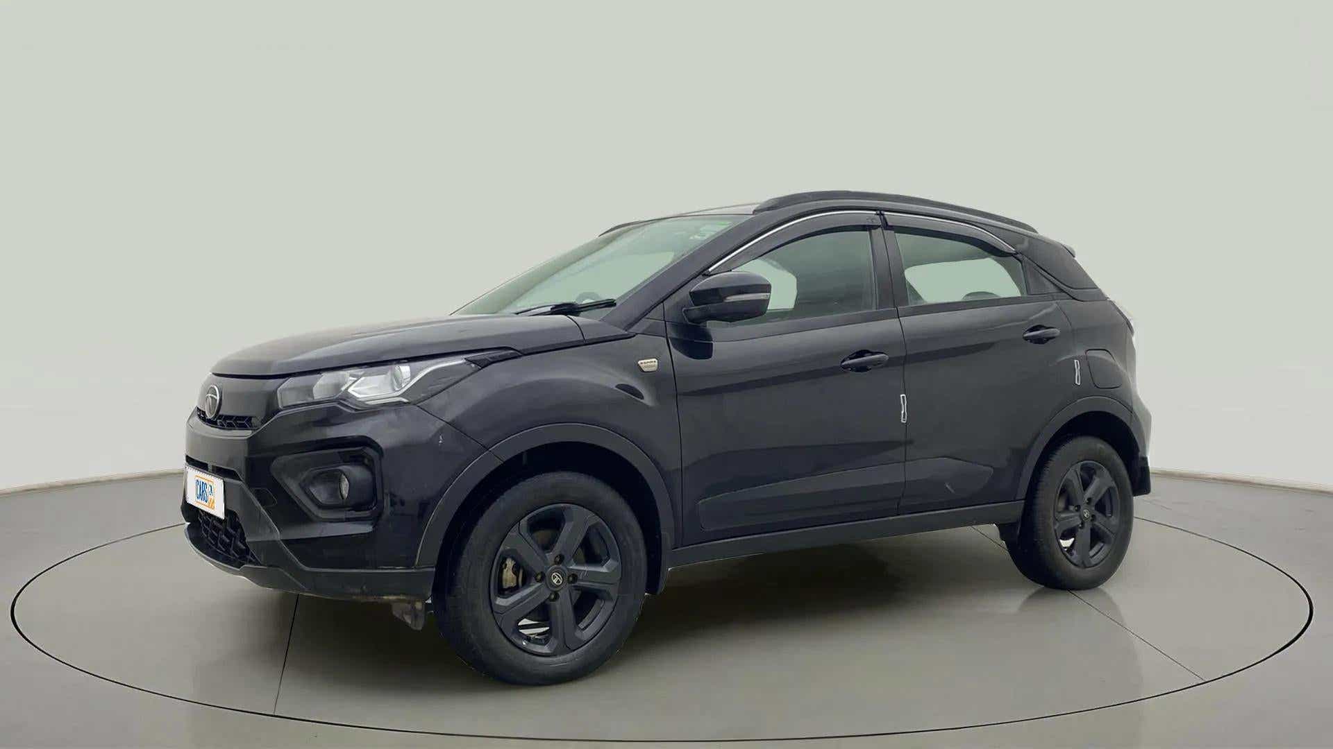 Front side view of a Tata Nexon 2017-2023