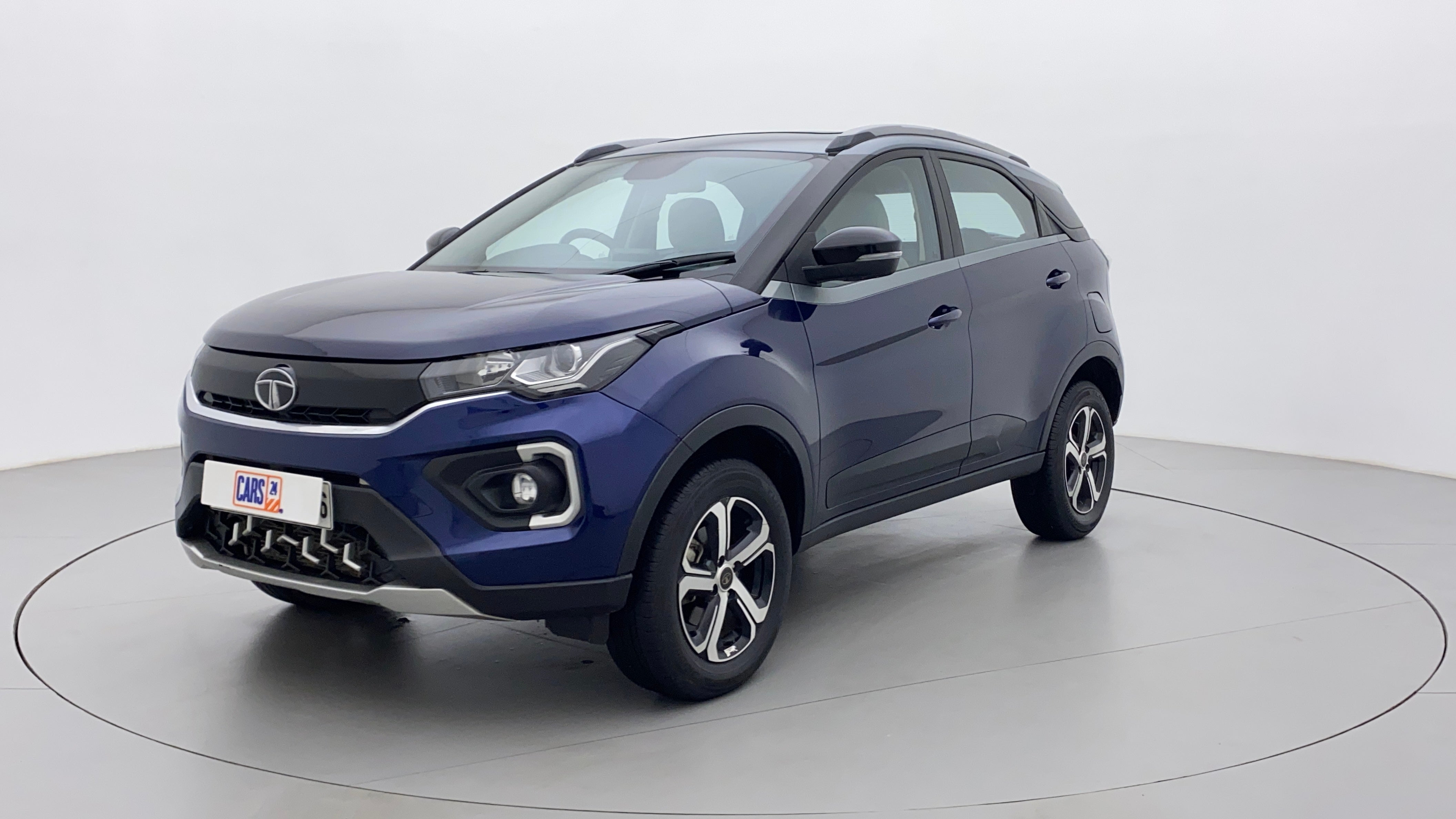 Front three-quarter view of a Tata Nexon 2017-2023